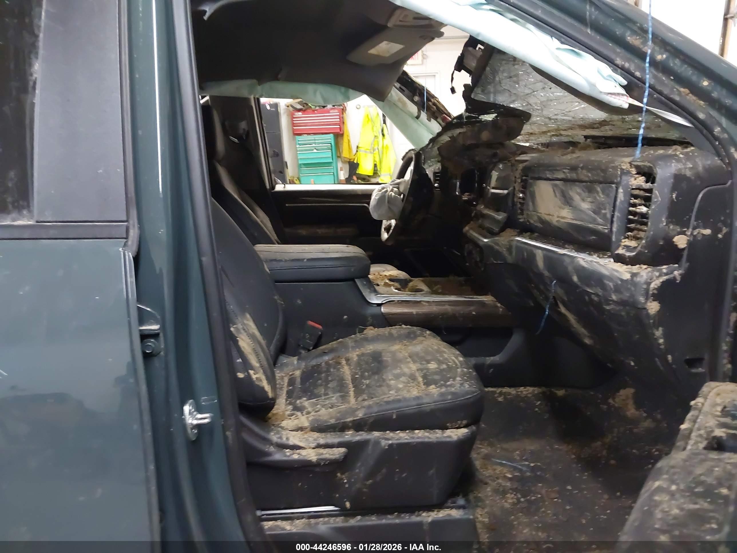CHEVROLET SILVERADO image 5
