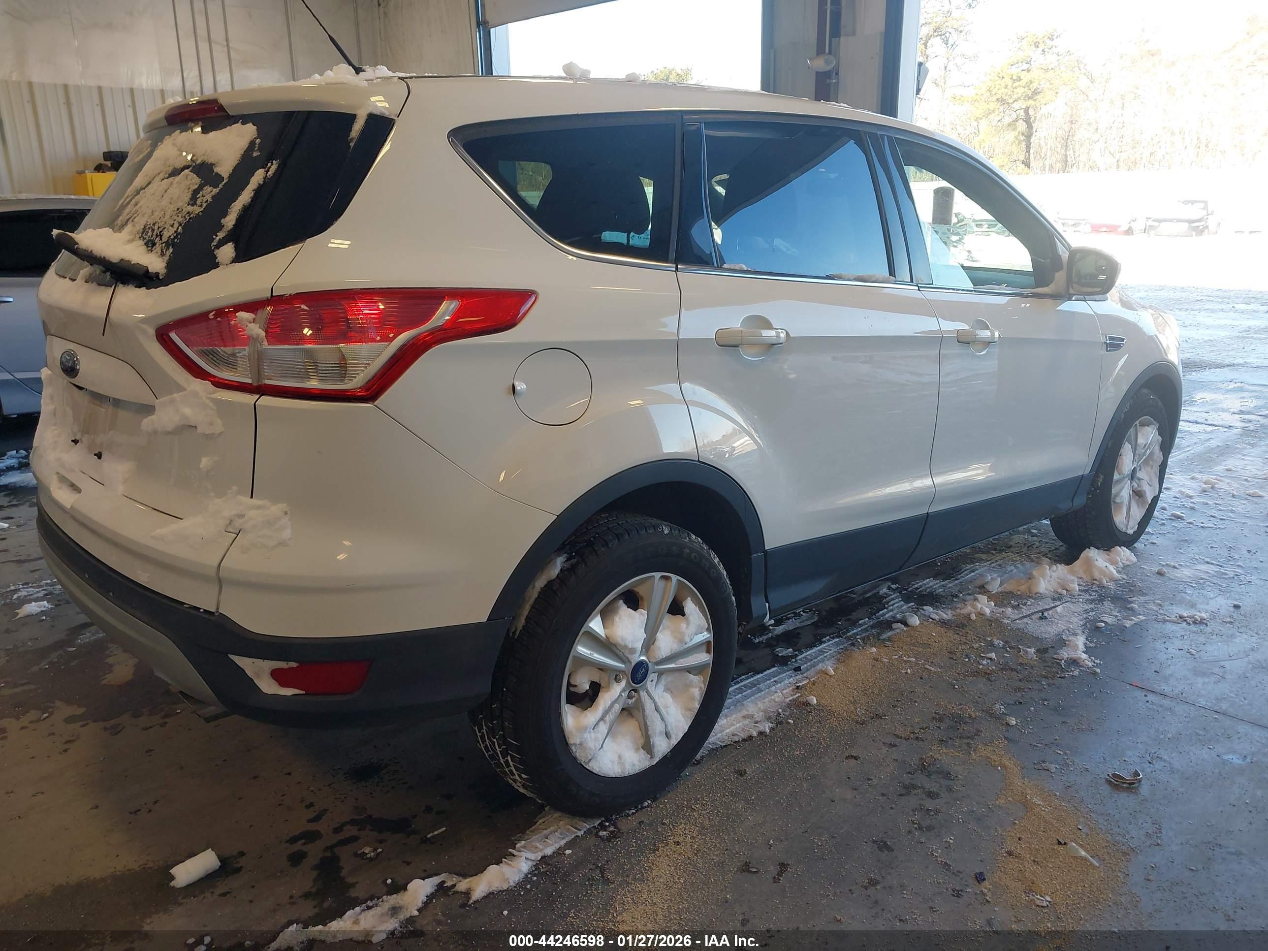 FORD ESCAPE image 4
