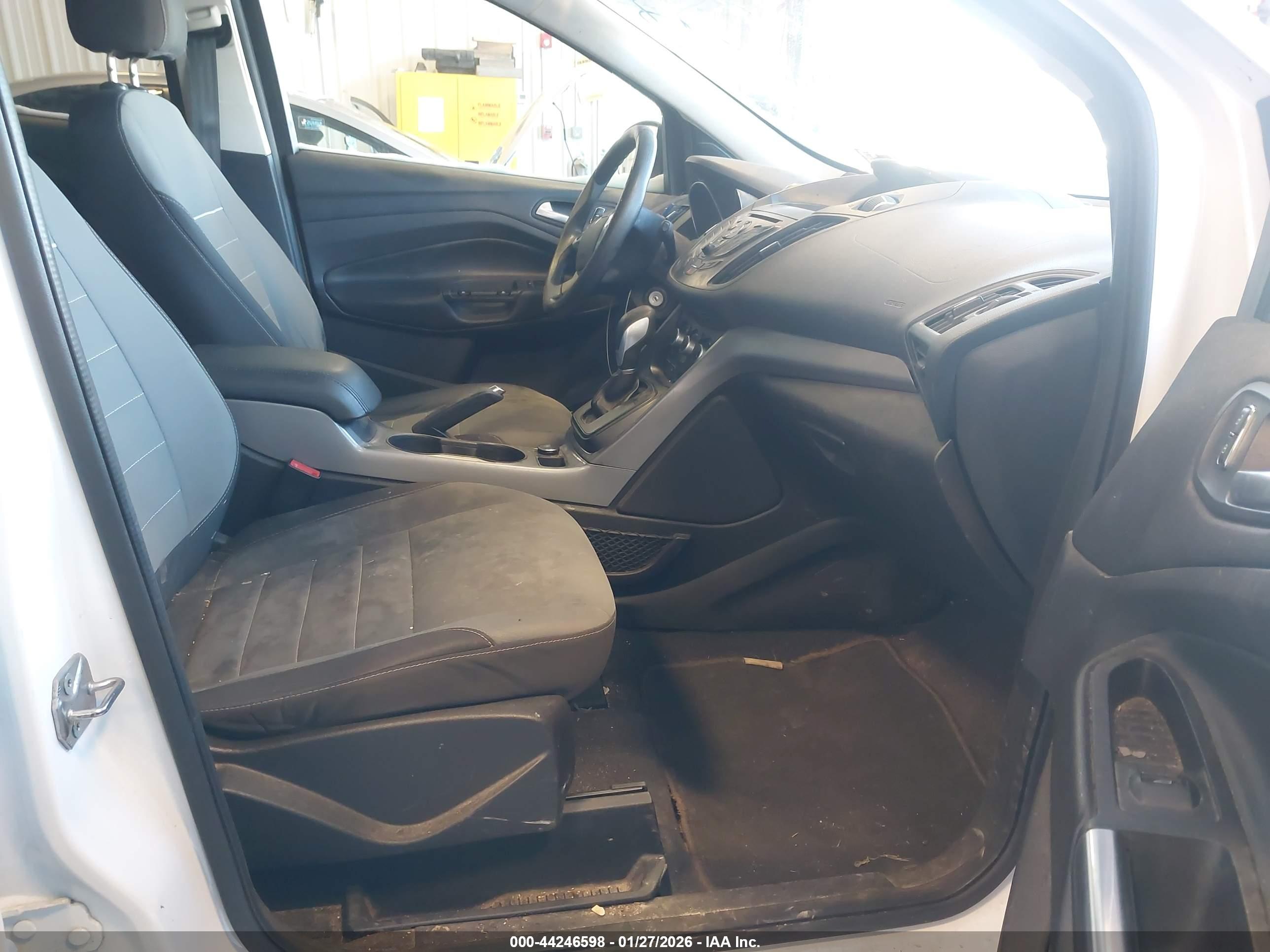 FORD ESCAPE image 5
