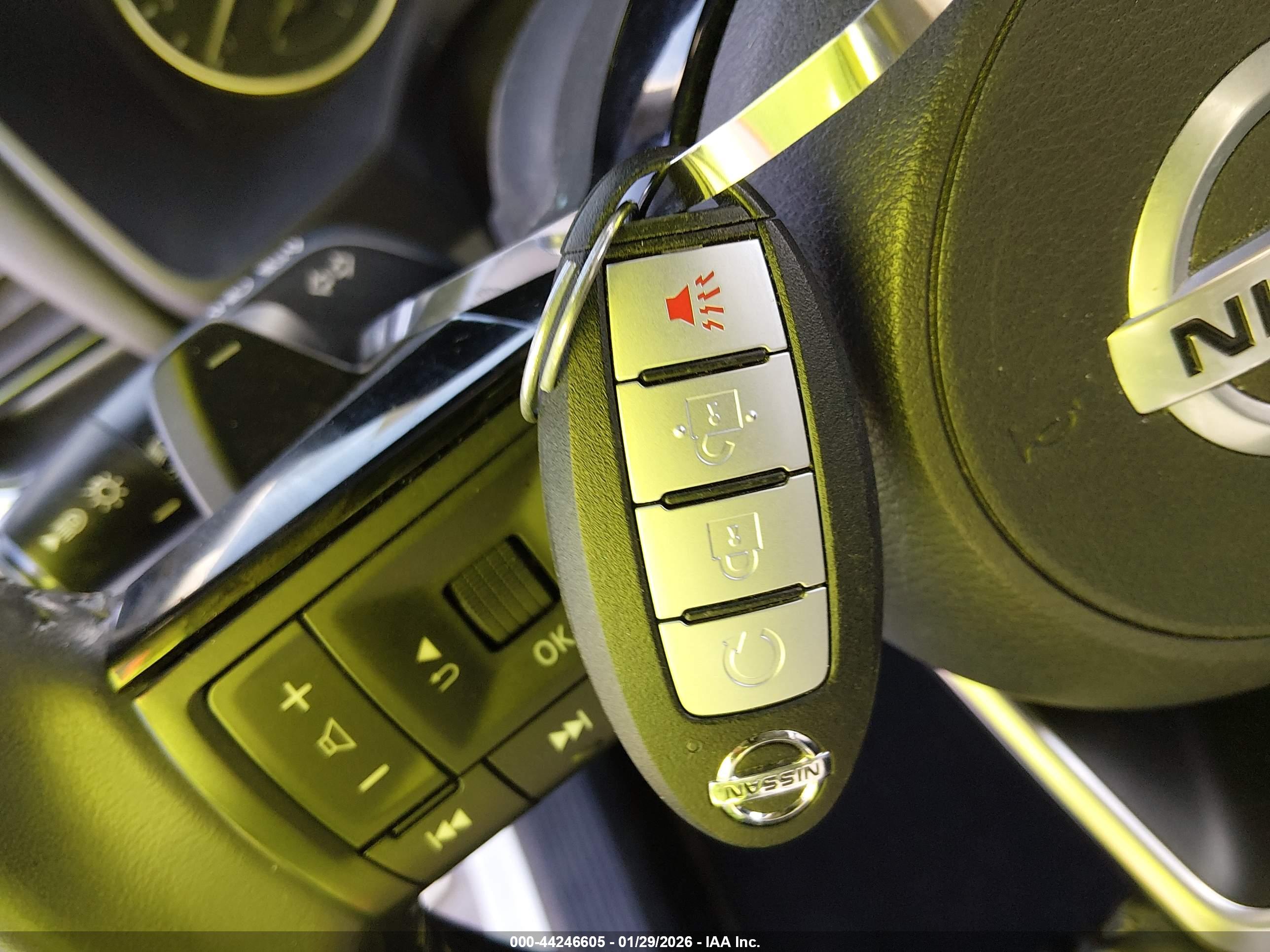NISSAN ROGUE image 11