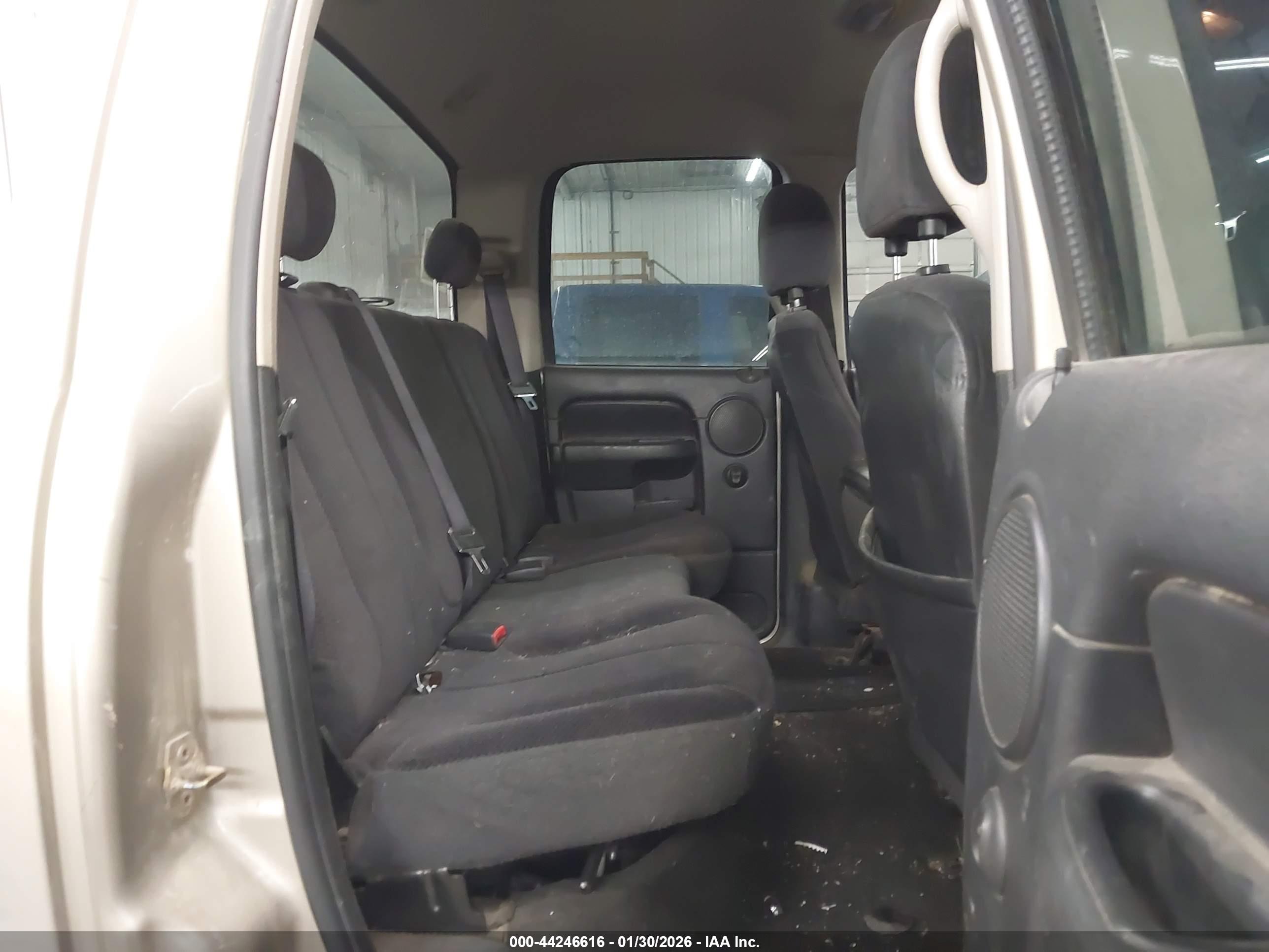 DODGE RAM image 8