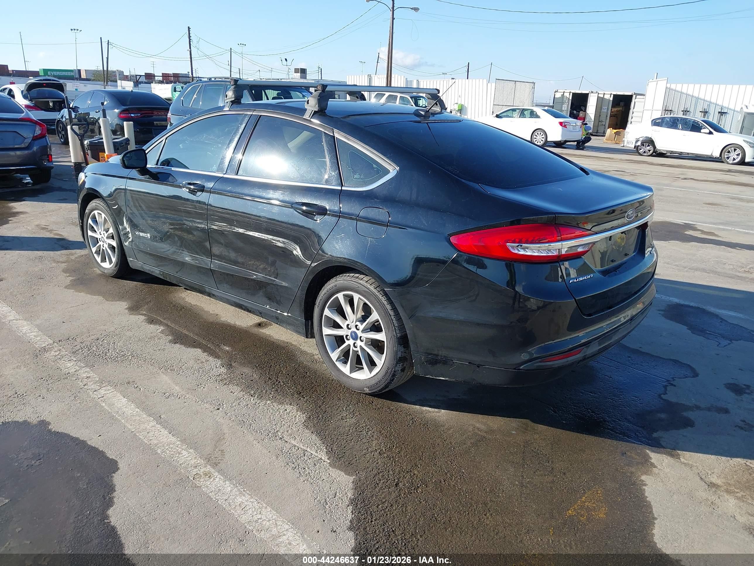FORD FUSION image 3