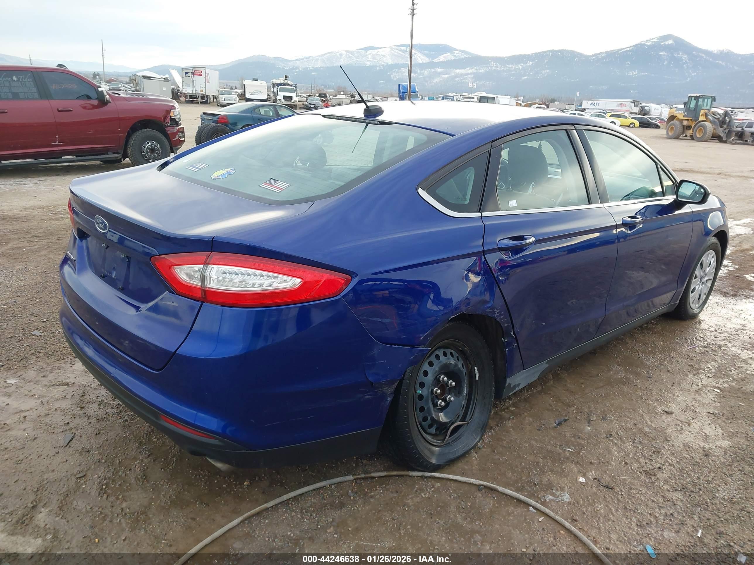 FORD FUSION image 4