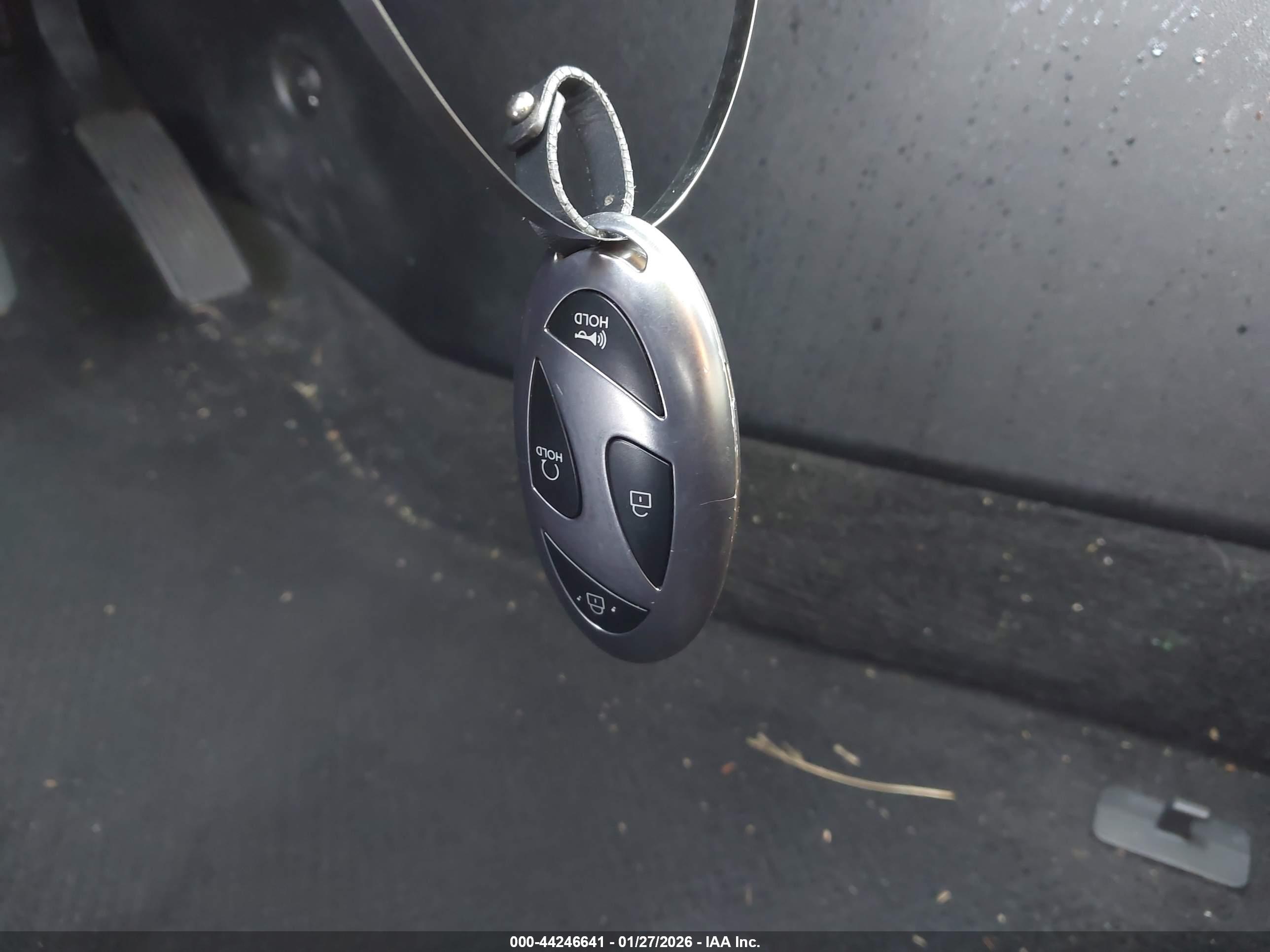 HYUNDAI ELANTRA image 11