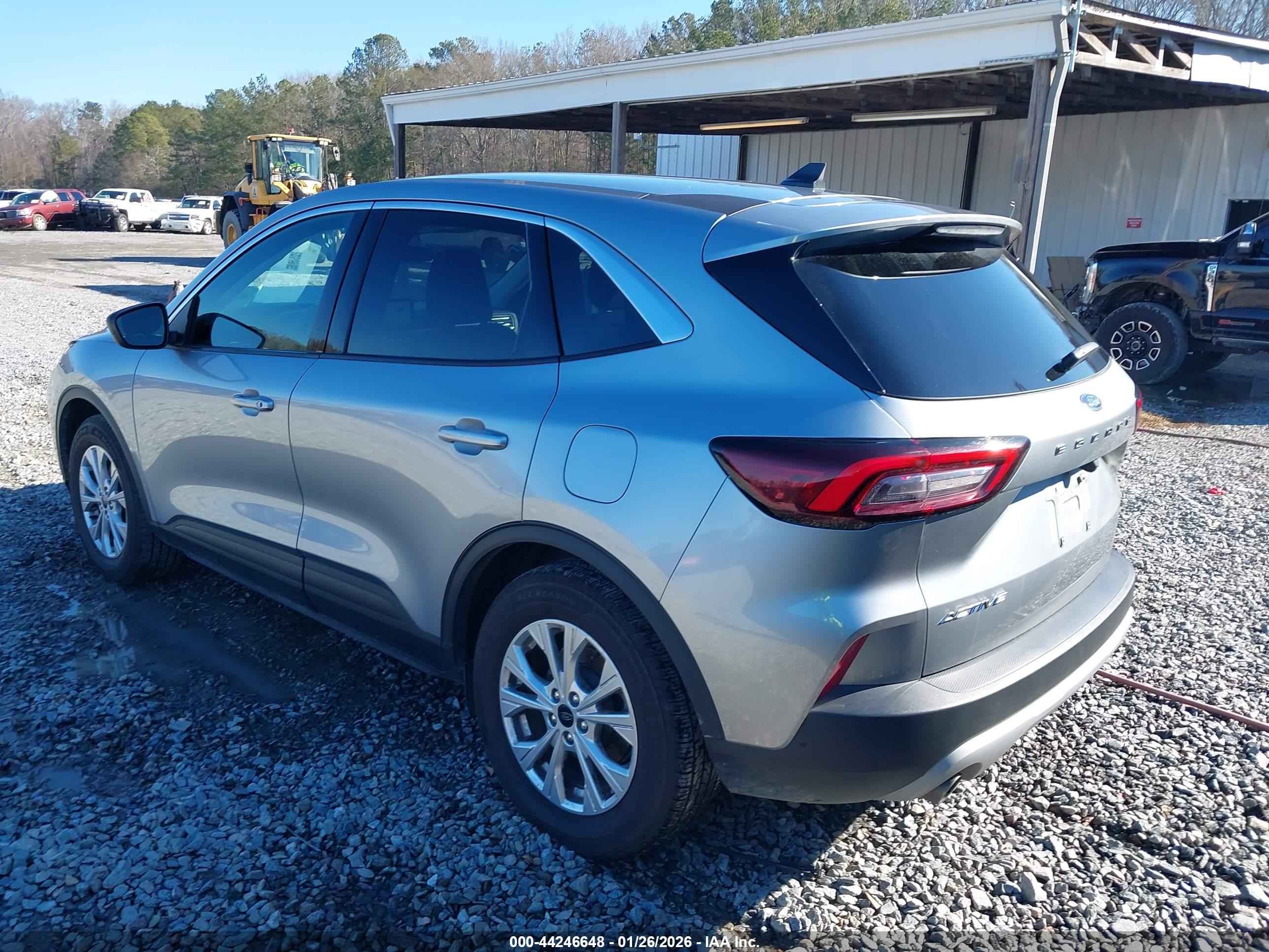 FORD ESCAPE image 3