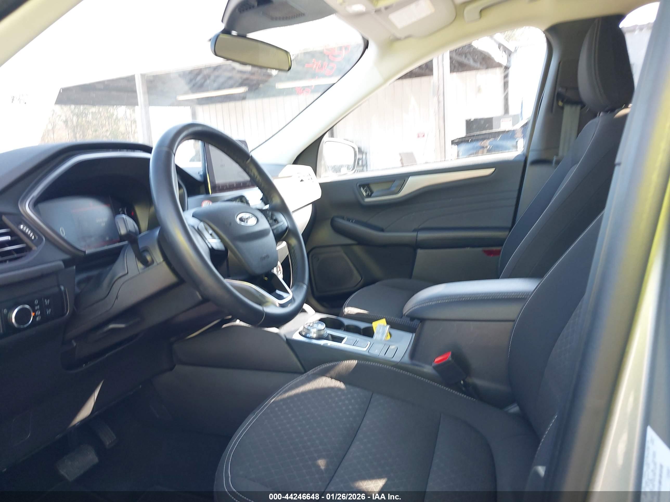 FORD ESCAPE image 5
