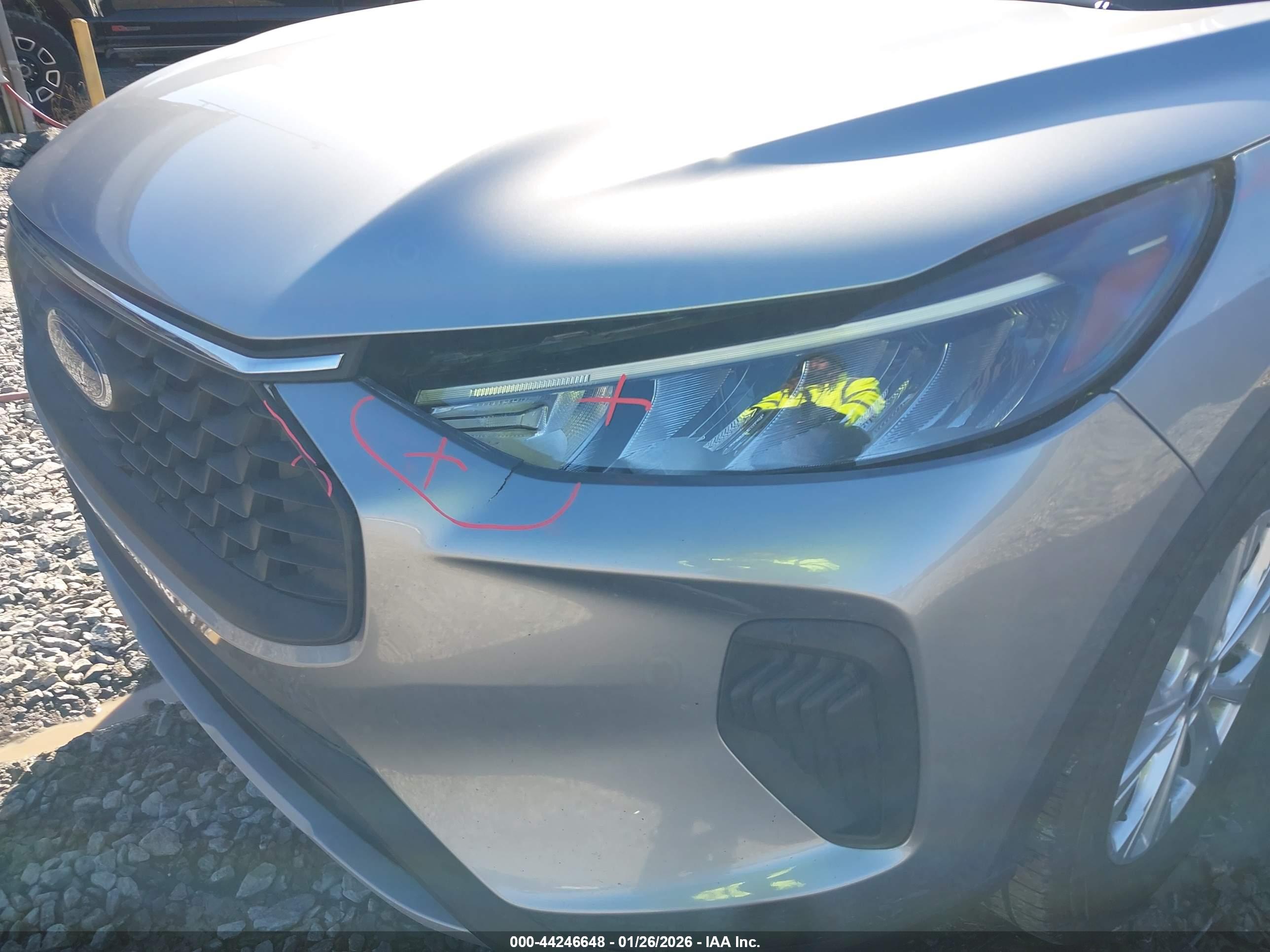 FORD ESCAPE image 6