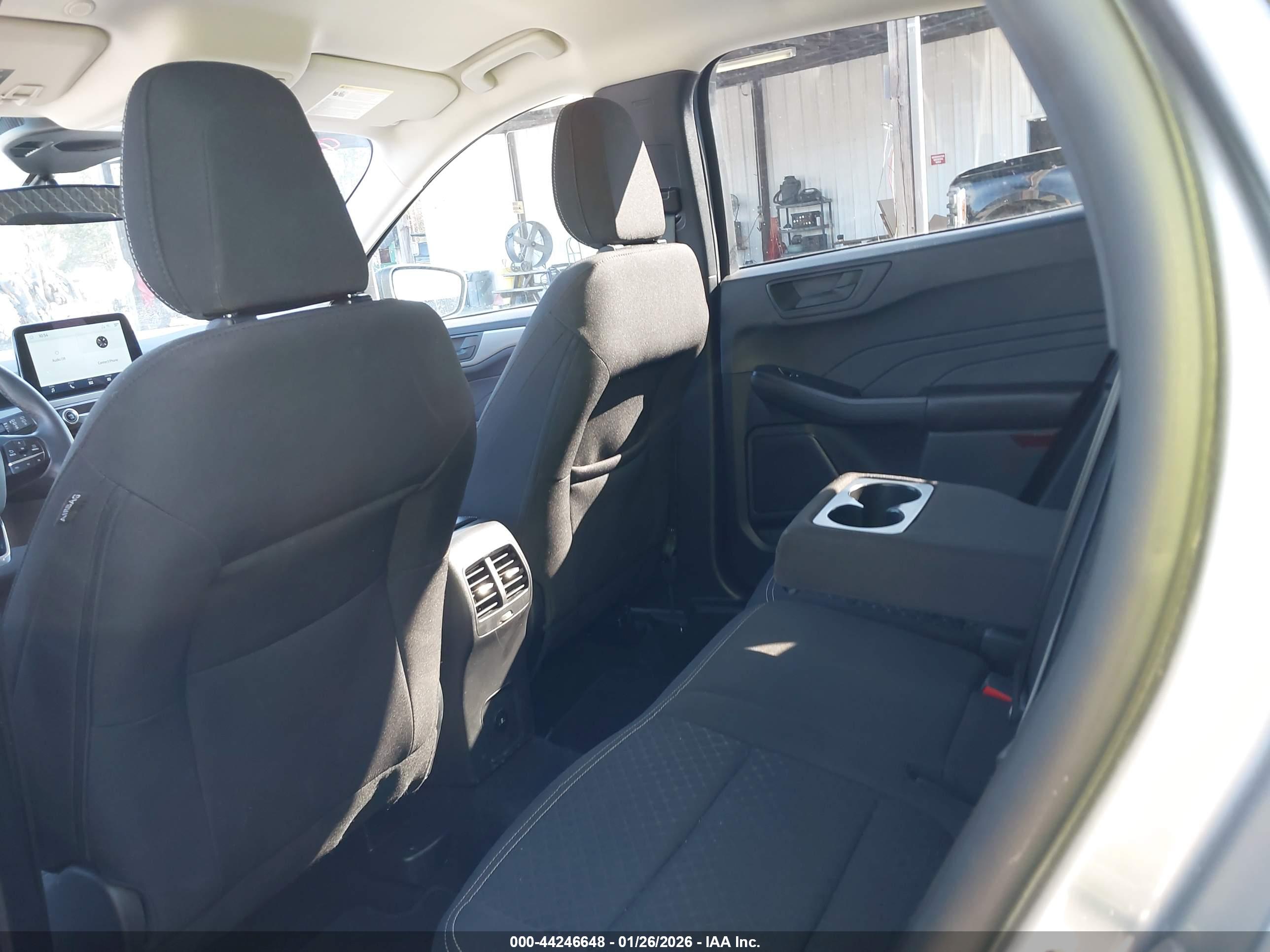 FORD ESCAPE image 8