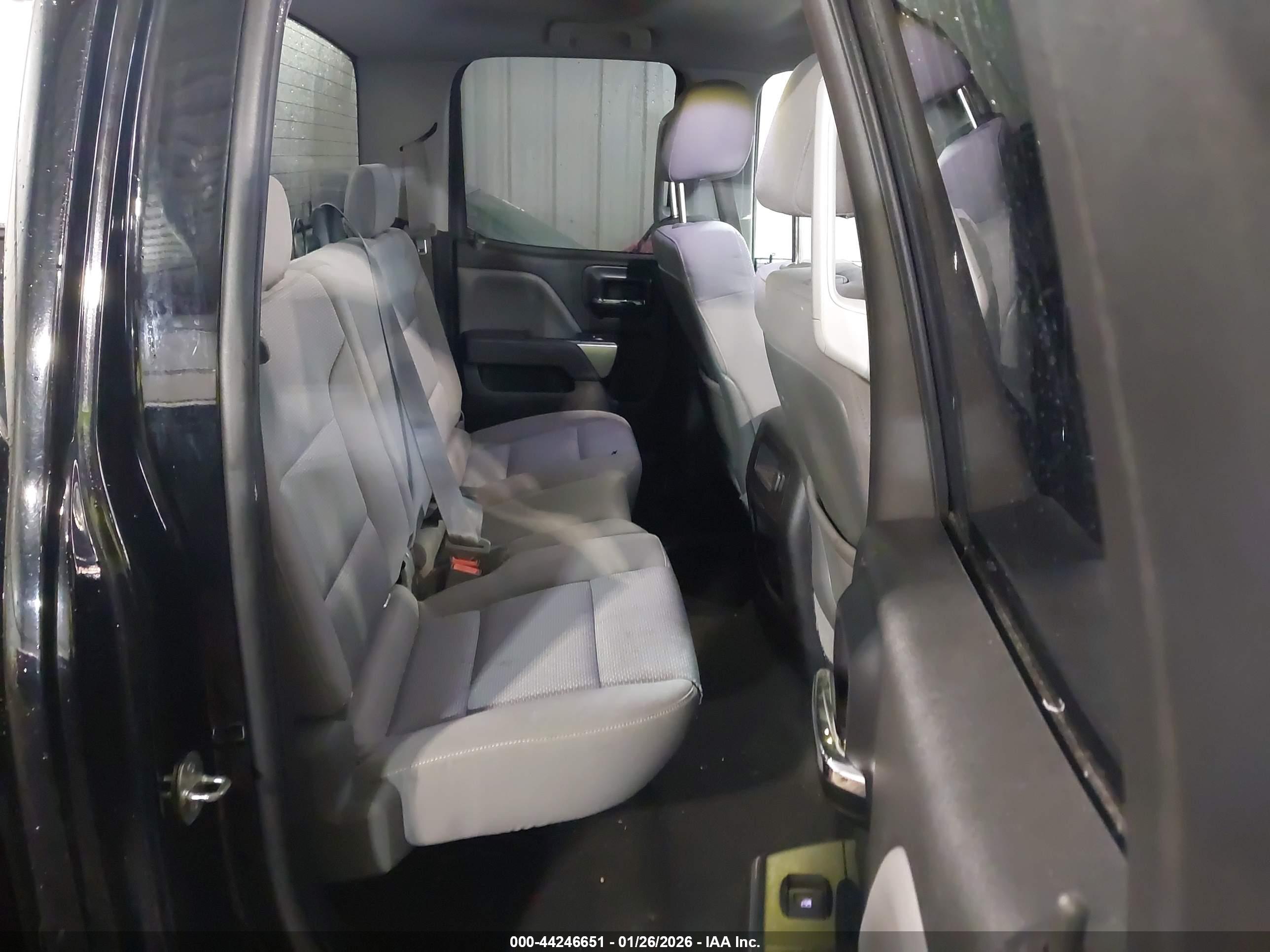 CHEVROLET SILVERADO image 8