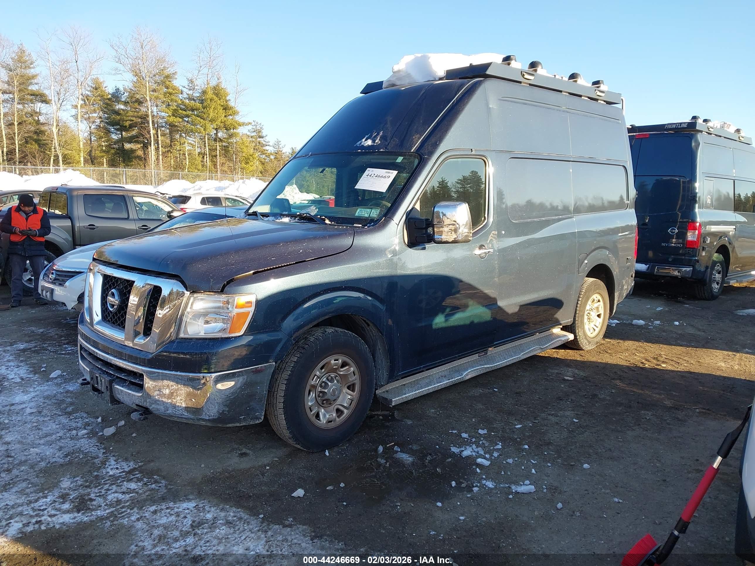 NISSAN NV image 2