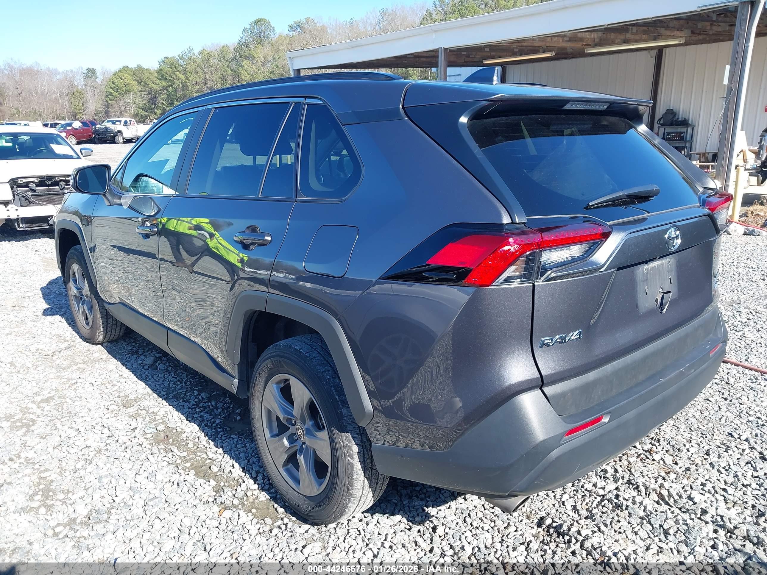 TOYOTA RAV4 image 3