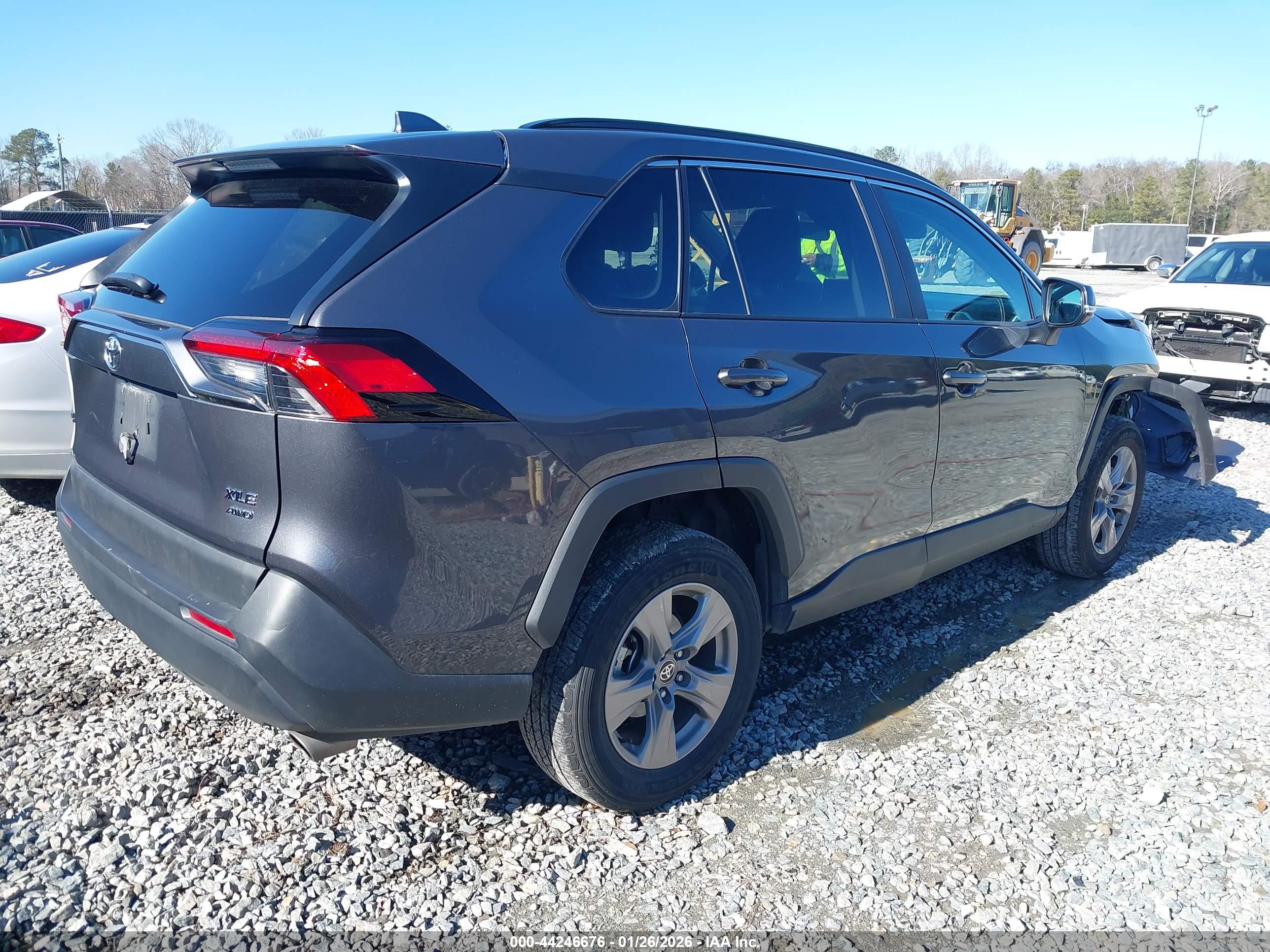 TOYOTA RAV4 image 4