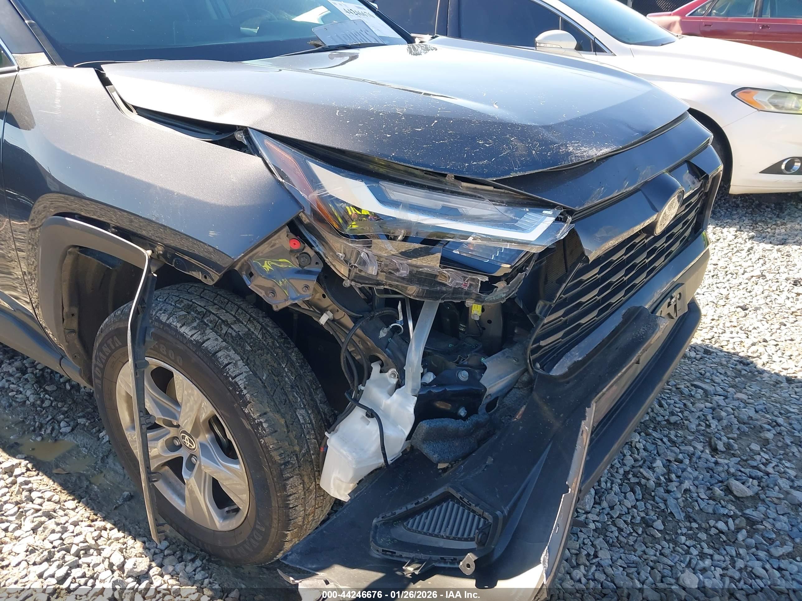 TOYOTA RAV4 image 6