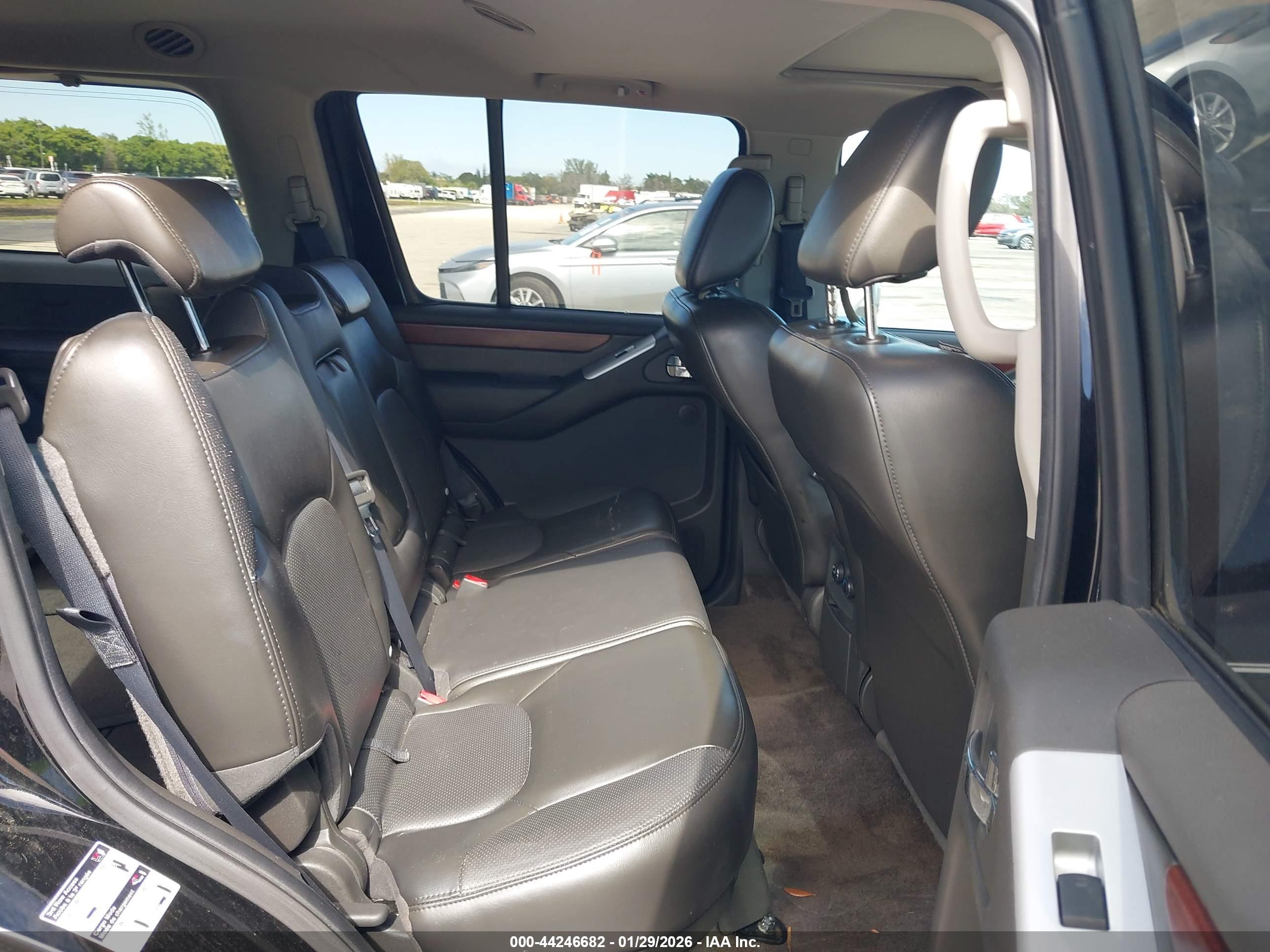 NISSAN PATHFINDER image 8