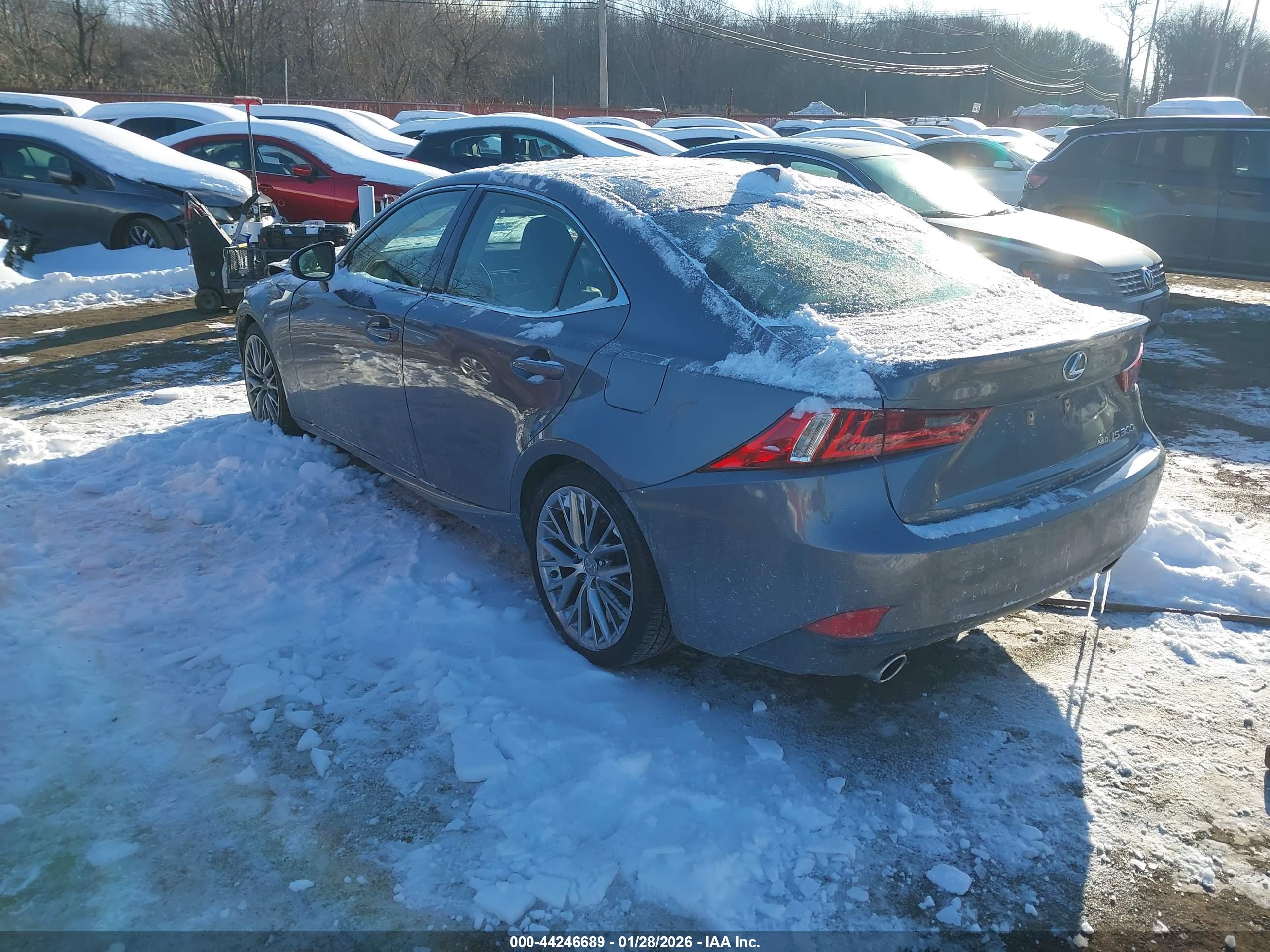 LEXUS IS image 3