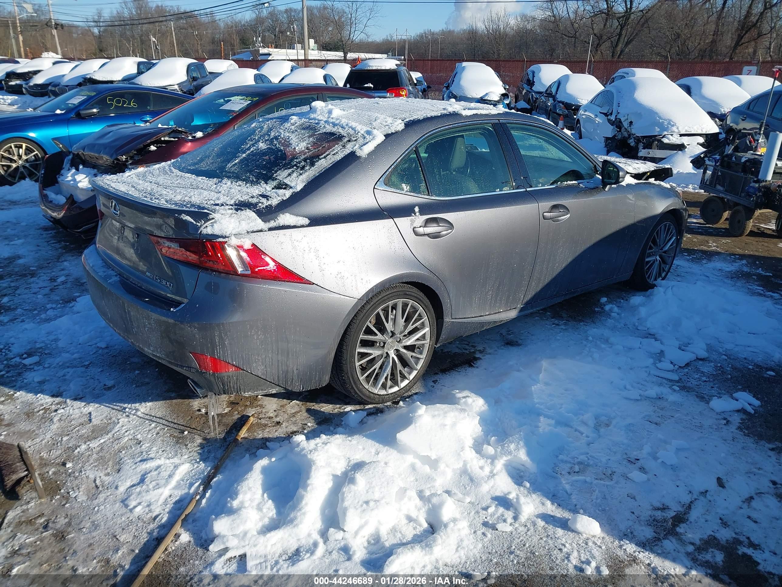 LEXUS IS image 4