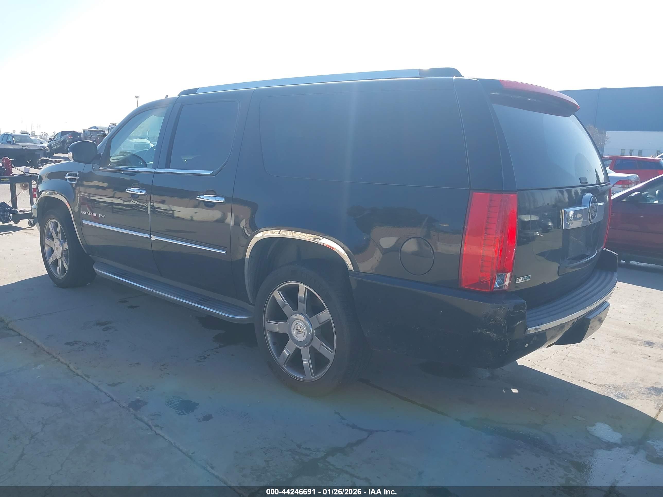 CADILLAC ESCALADE image 3
