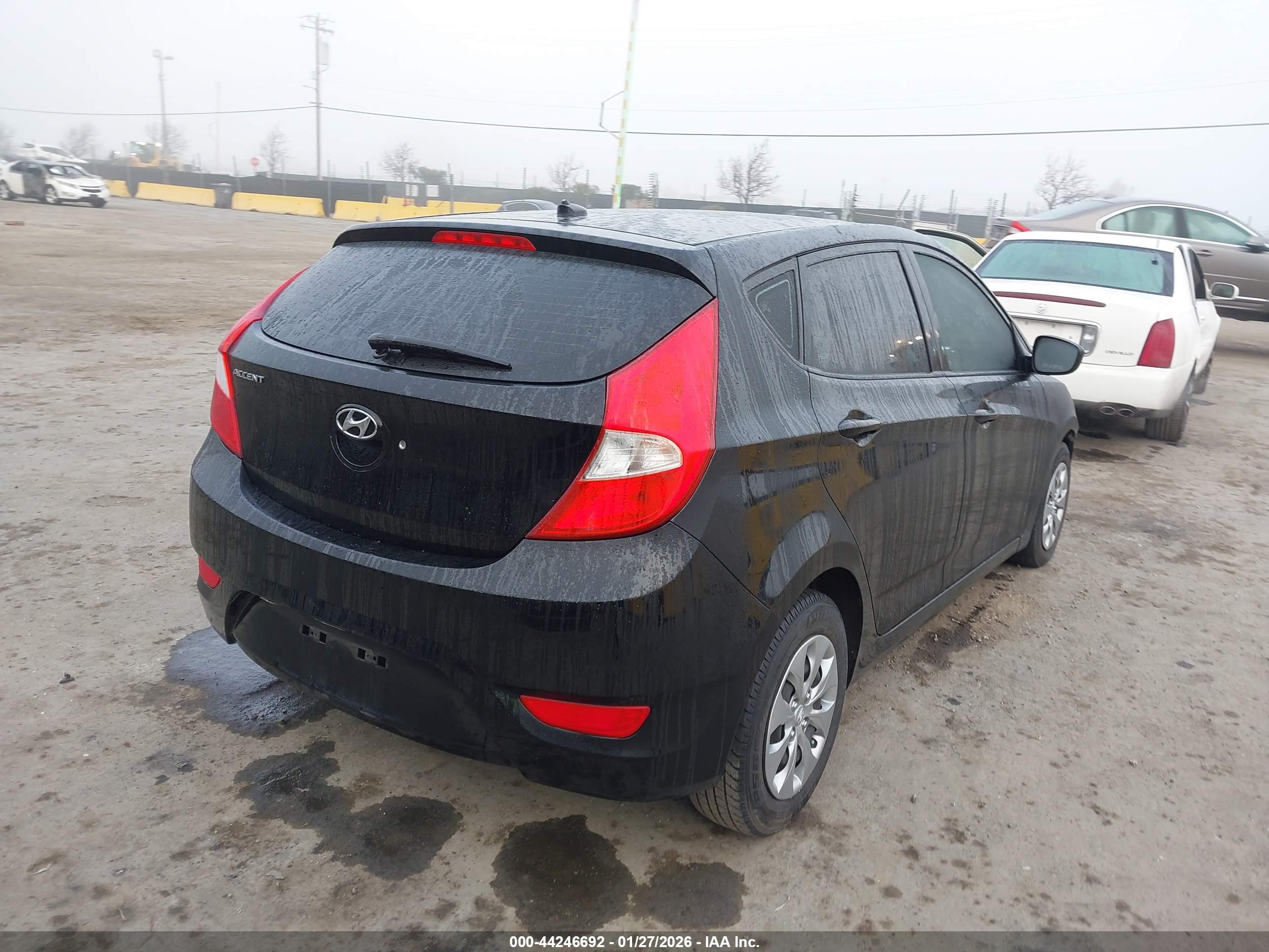 HYUNDAI ACCENT image 4