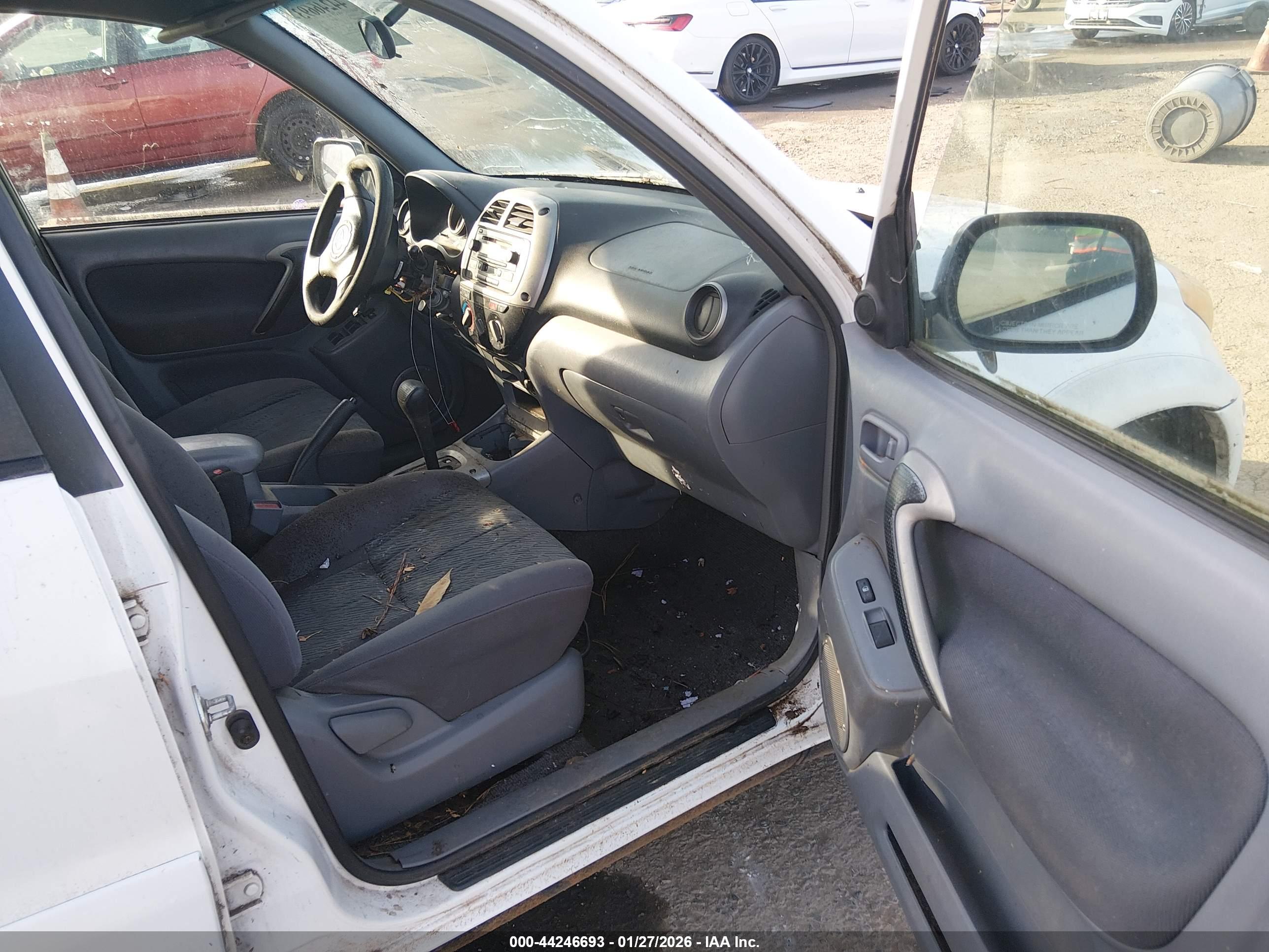 TOYOTA RAV4 image 5
