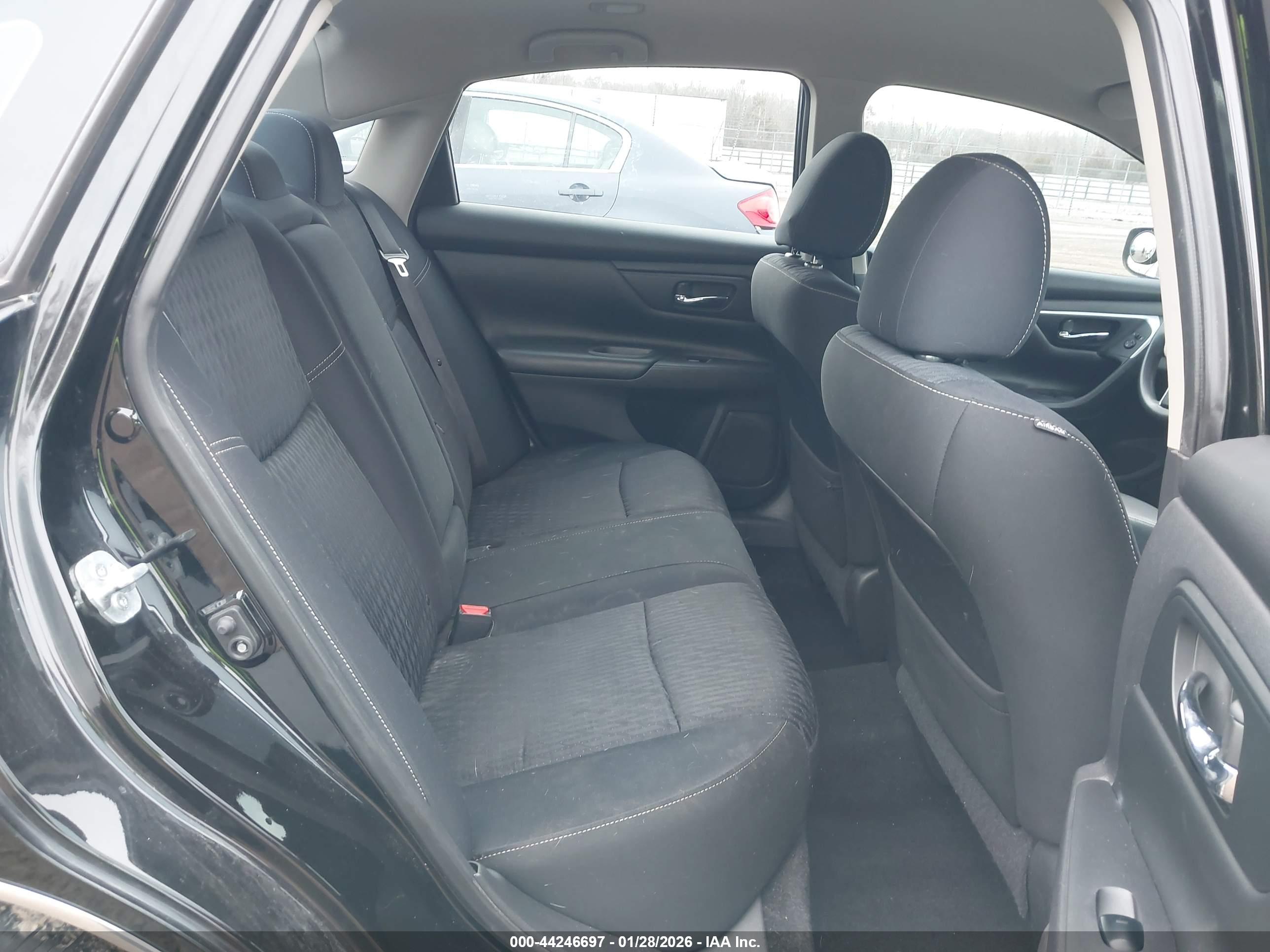 NISSAN ALTIMA image 8