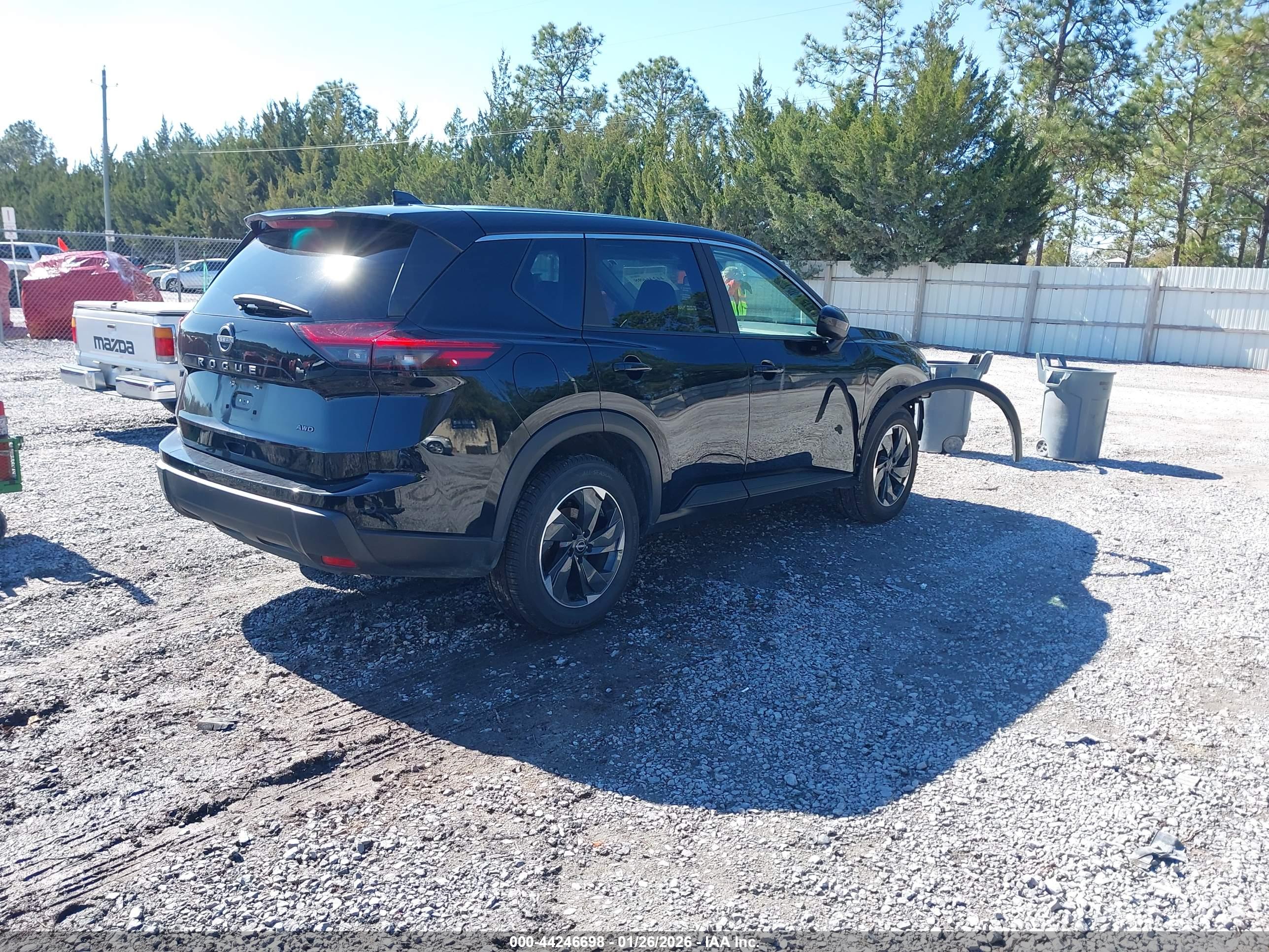 NISSAN ROGUE image 4