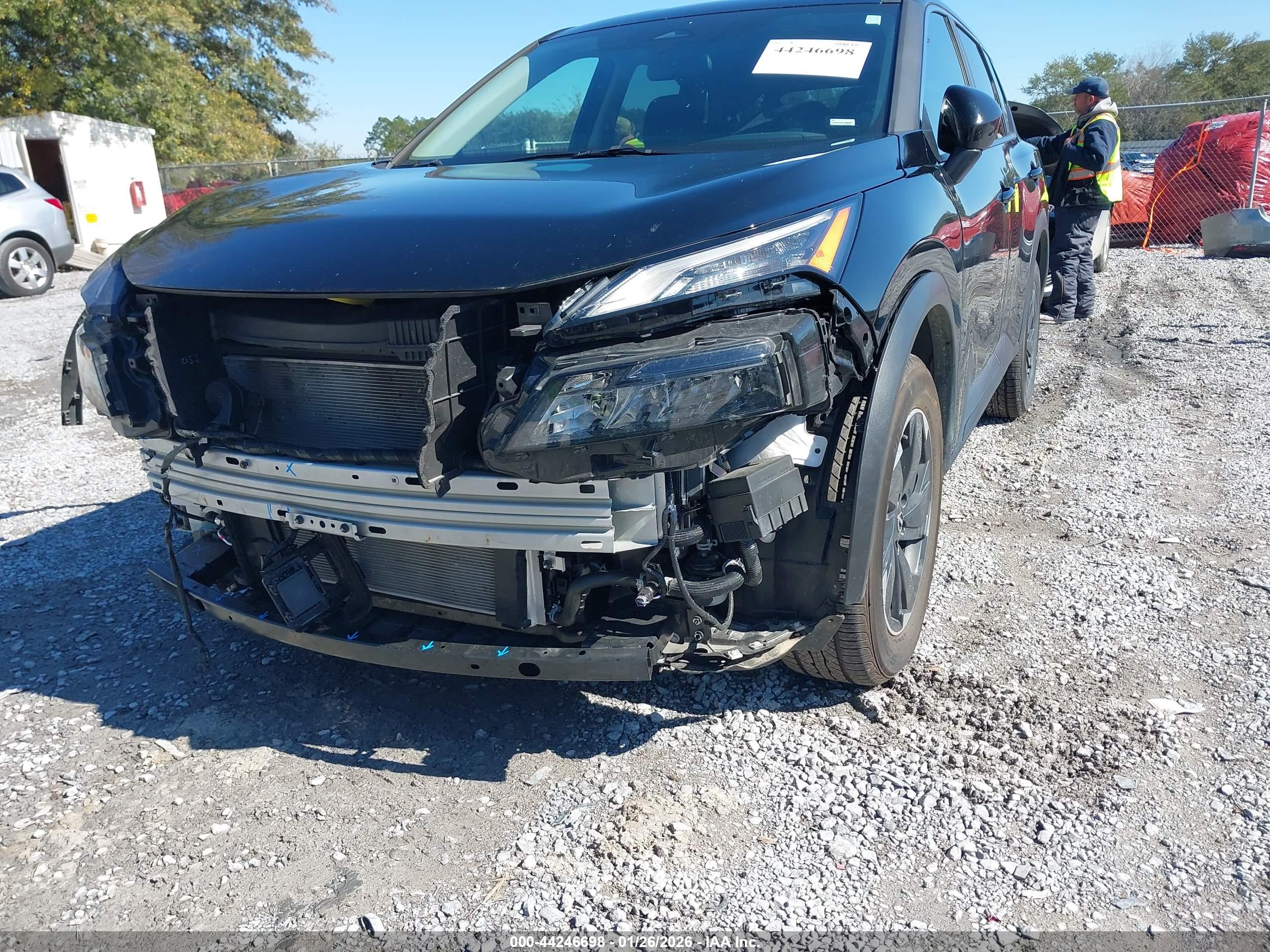 NISSAN ROGUE image 6