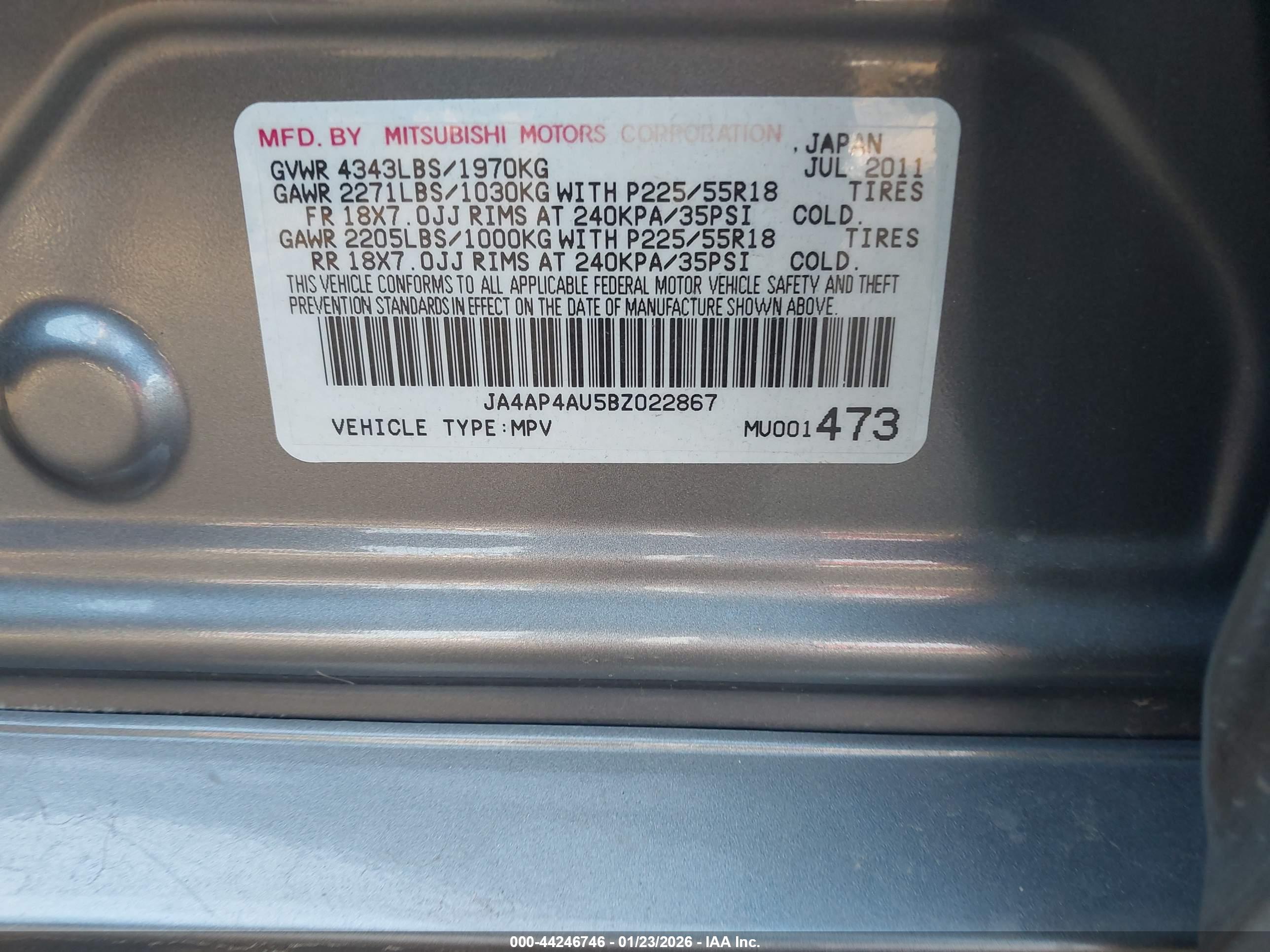 MITSUBISHI OUTLANDER image 9
