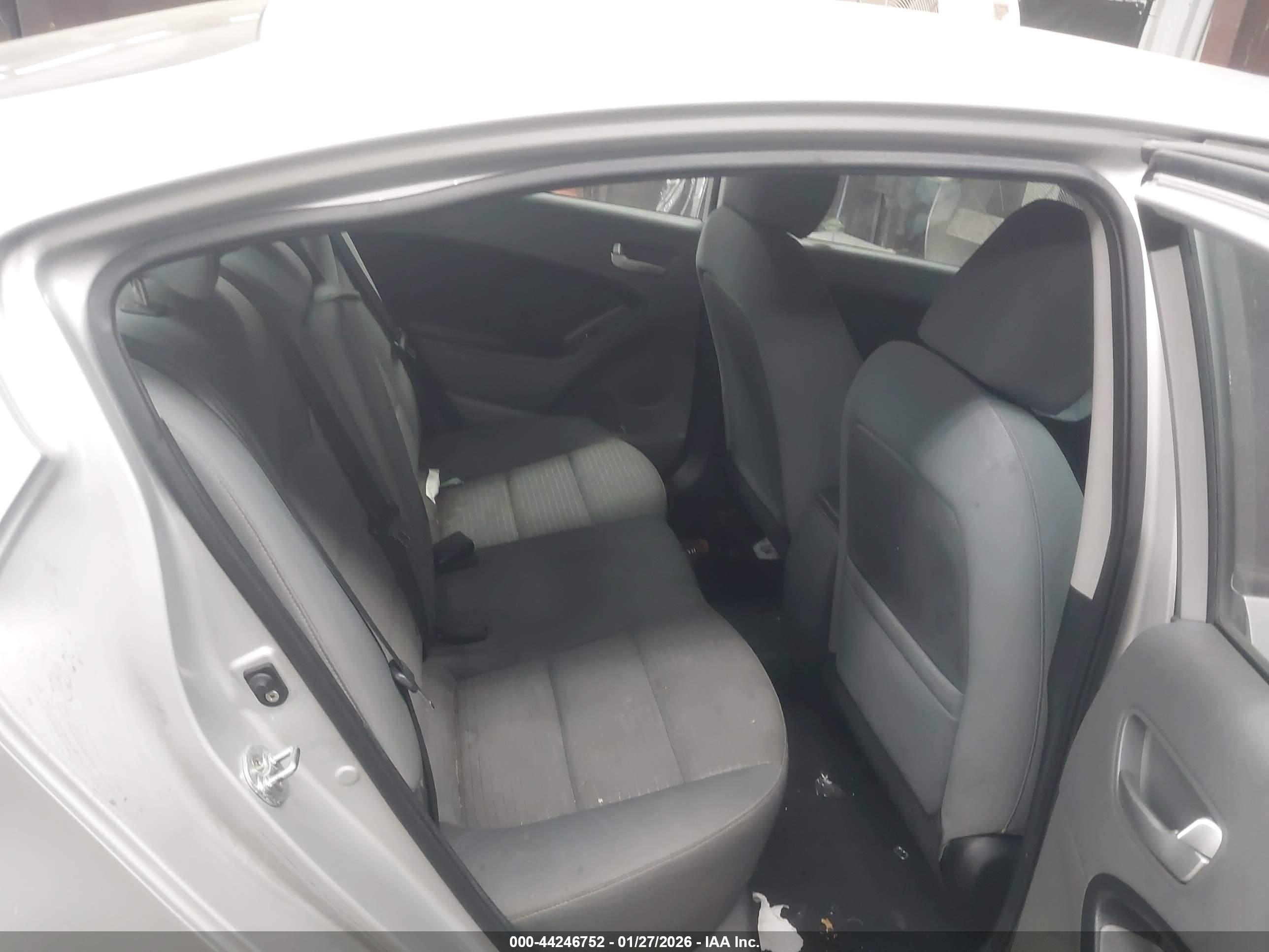 KIA FORTE image 8
