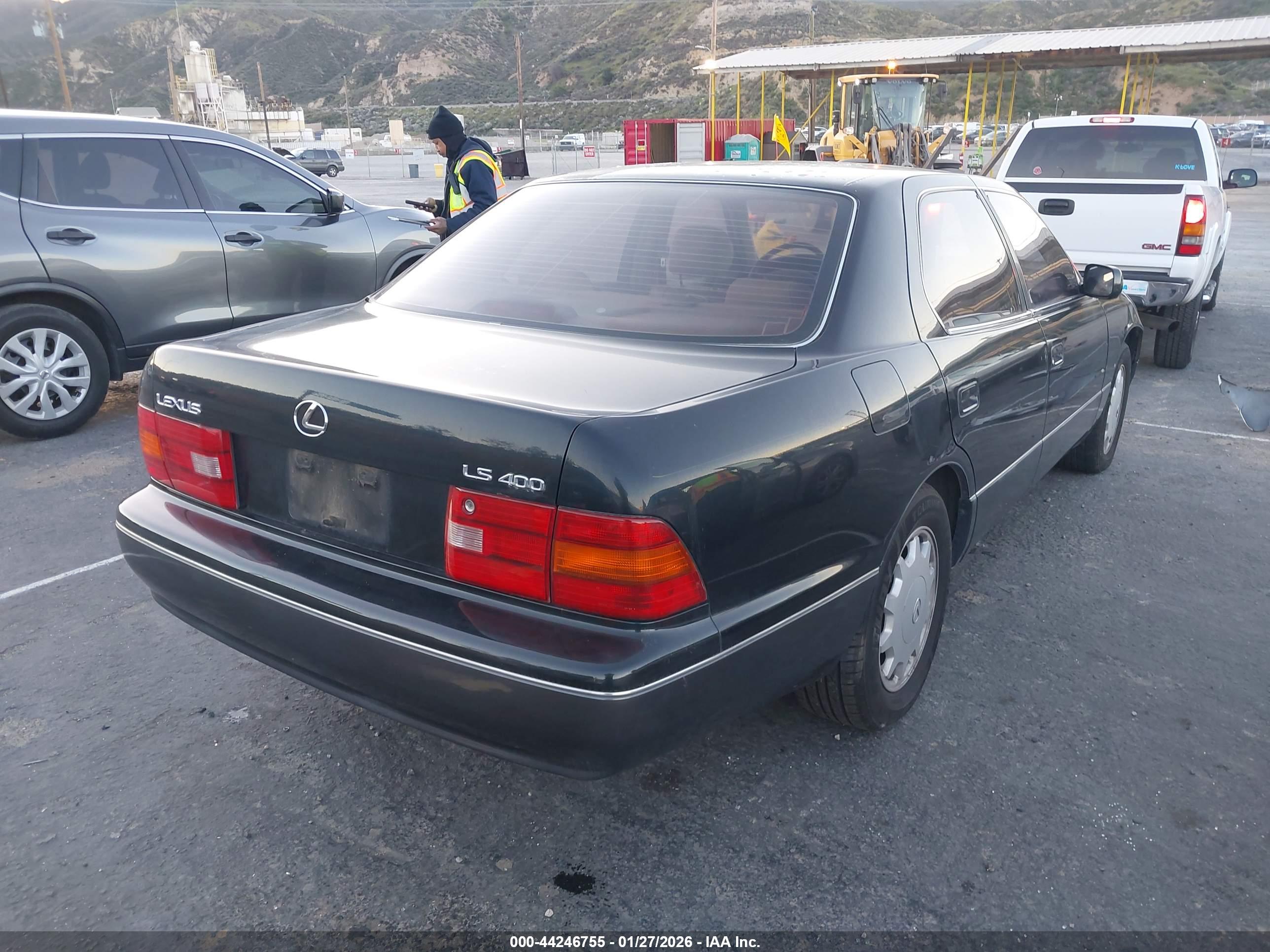 LEXUS LS image 4