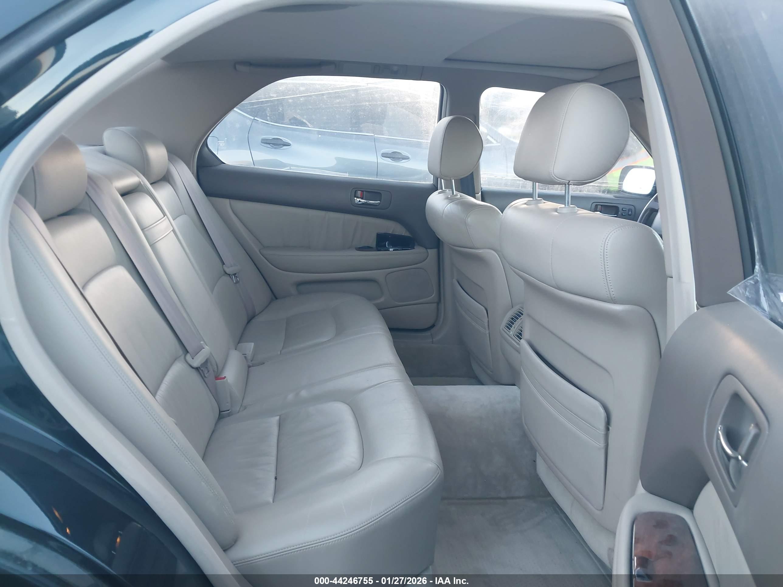 LEXUS LS image 8