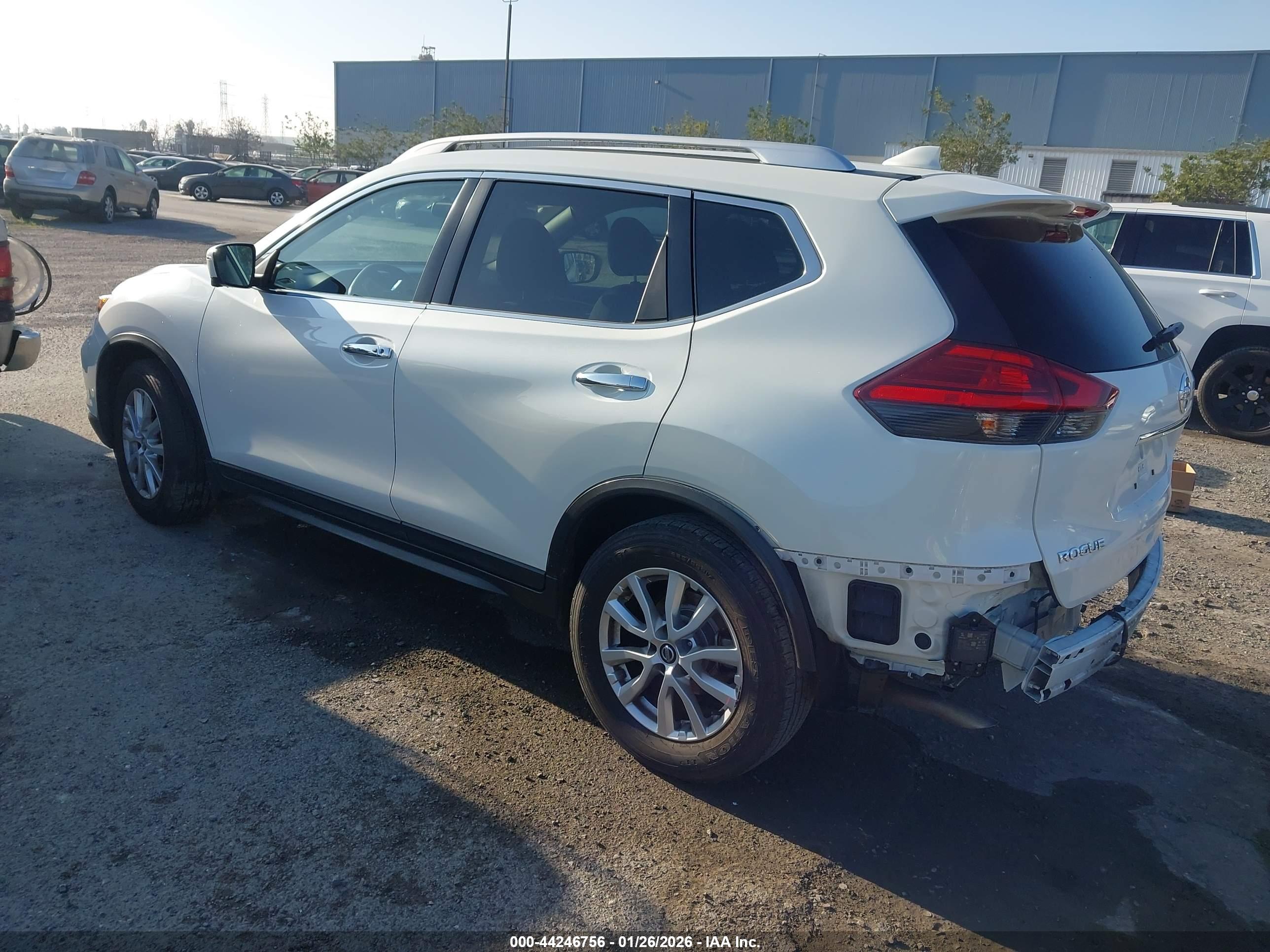 NISSAN ROGUE image 3