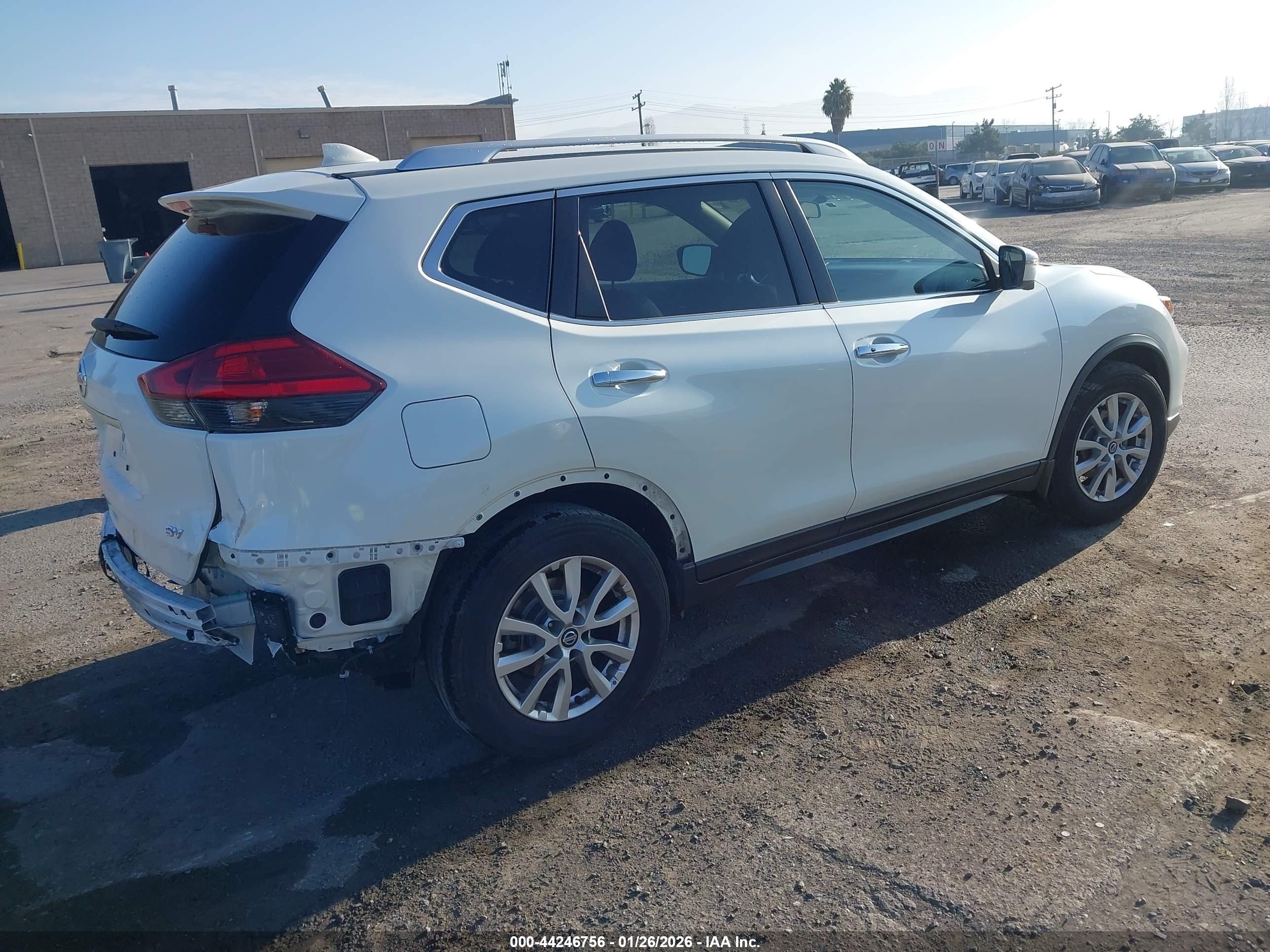 NISSAN ROGUE image 4