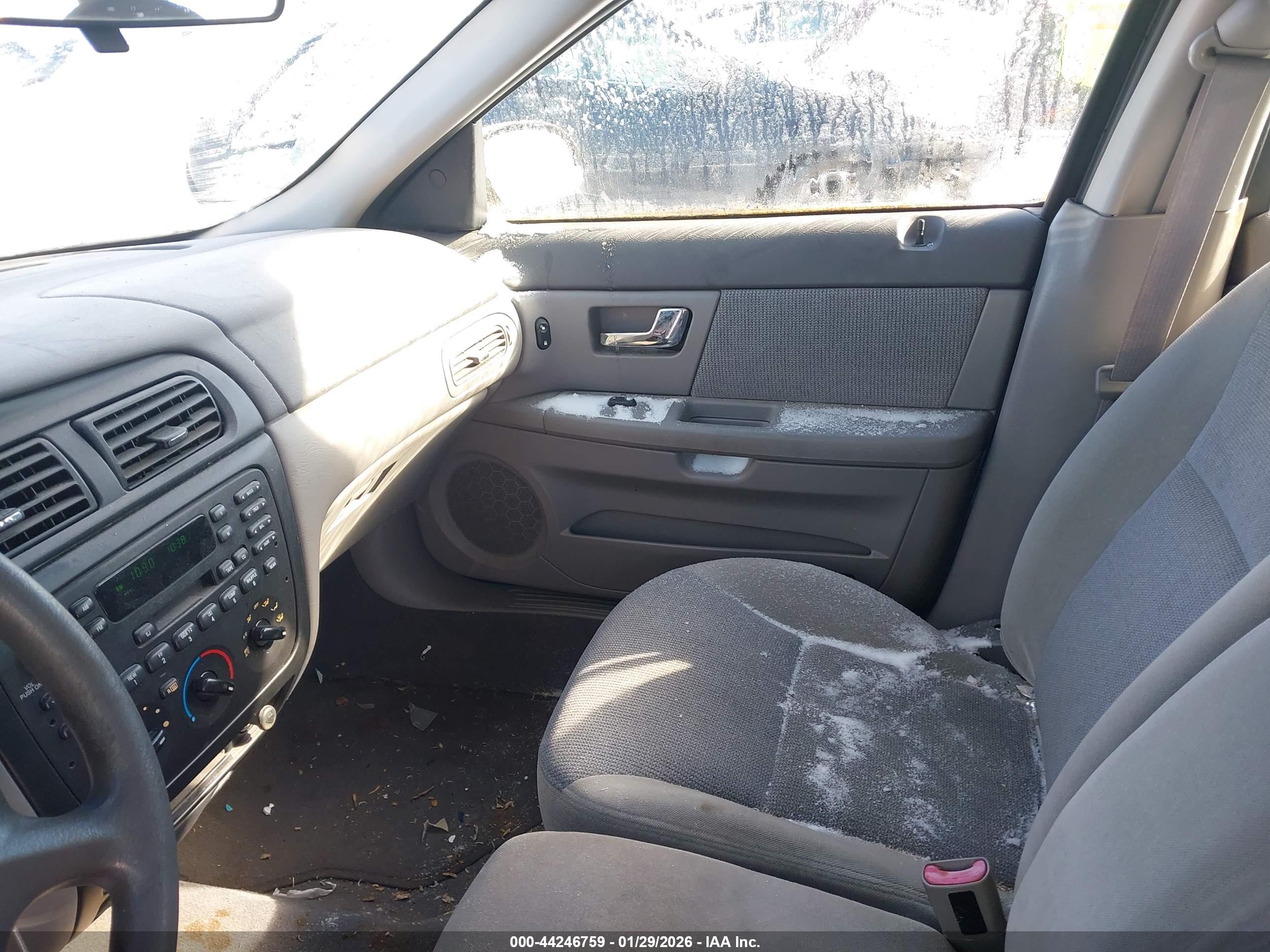 FORD TAURUS image 5