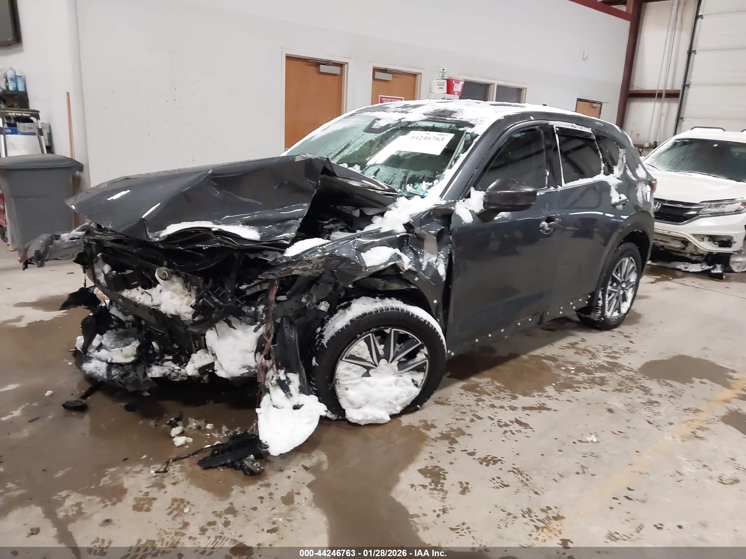 MAZDA CX-5 image 2