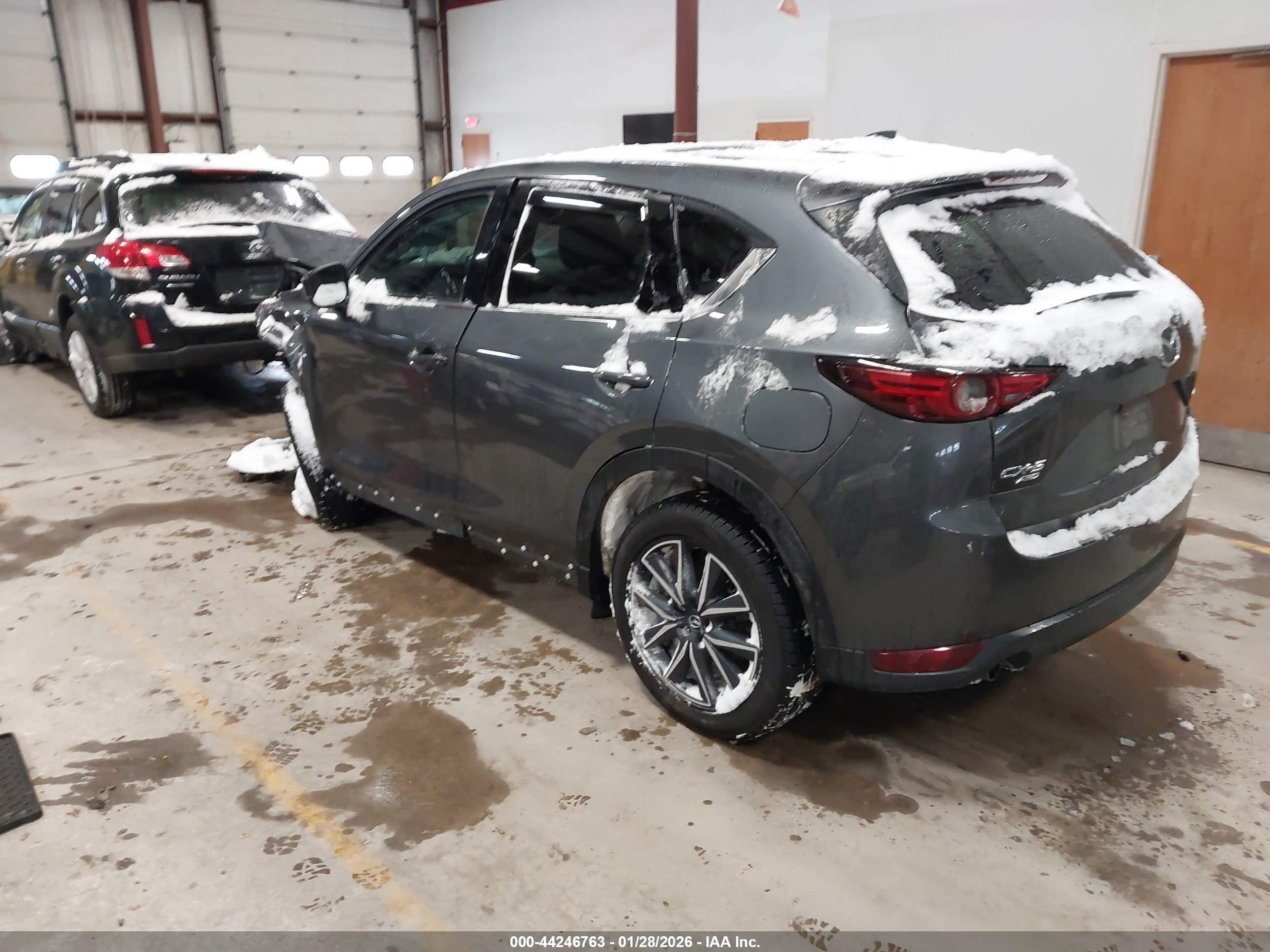 MAZDA CX-5 image 3