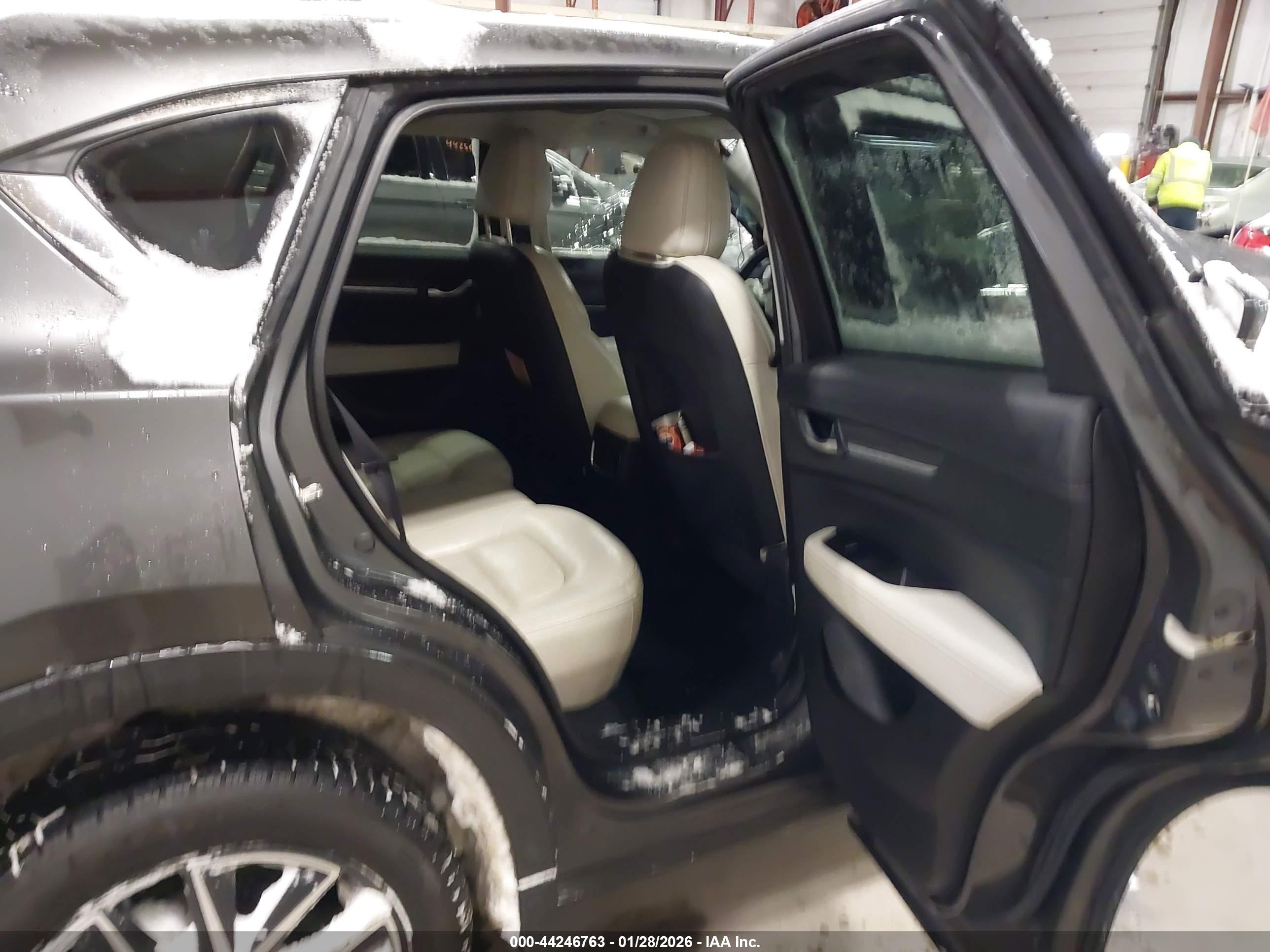MAZDA CX-5 image 8