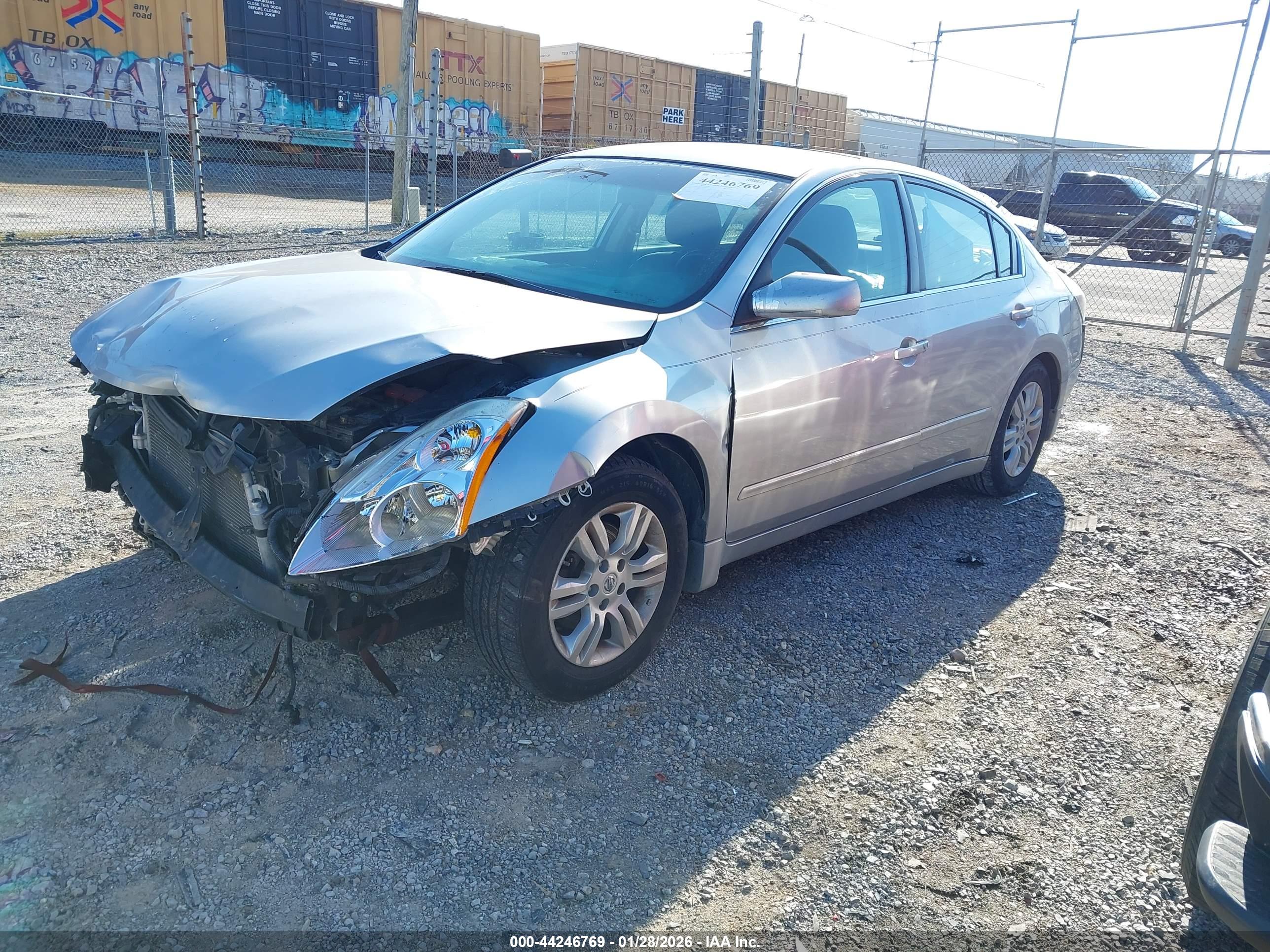 NISSAN ALTIMA image 2
