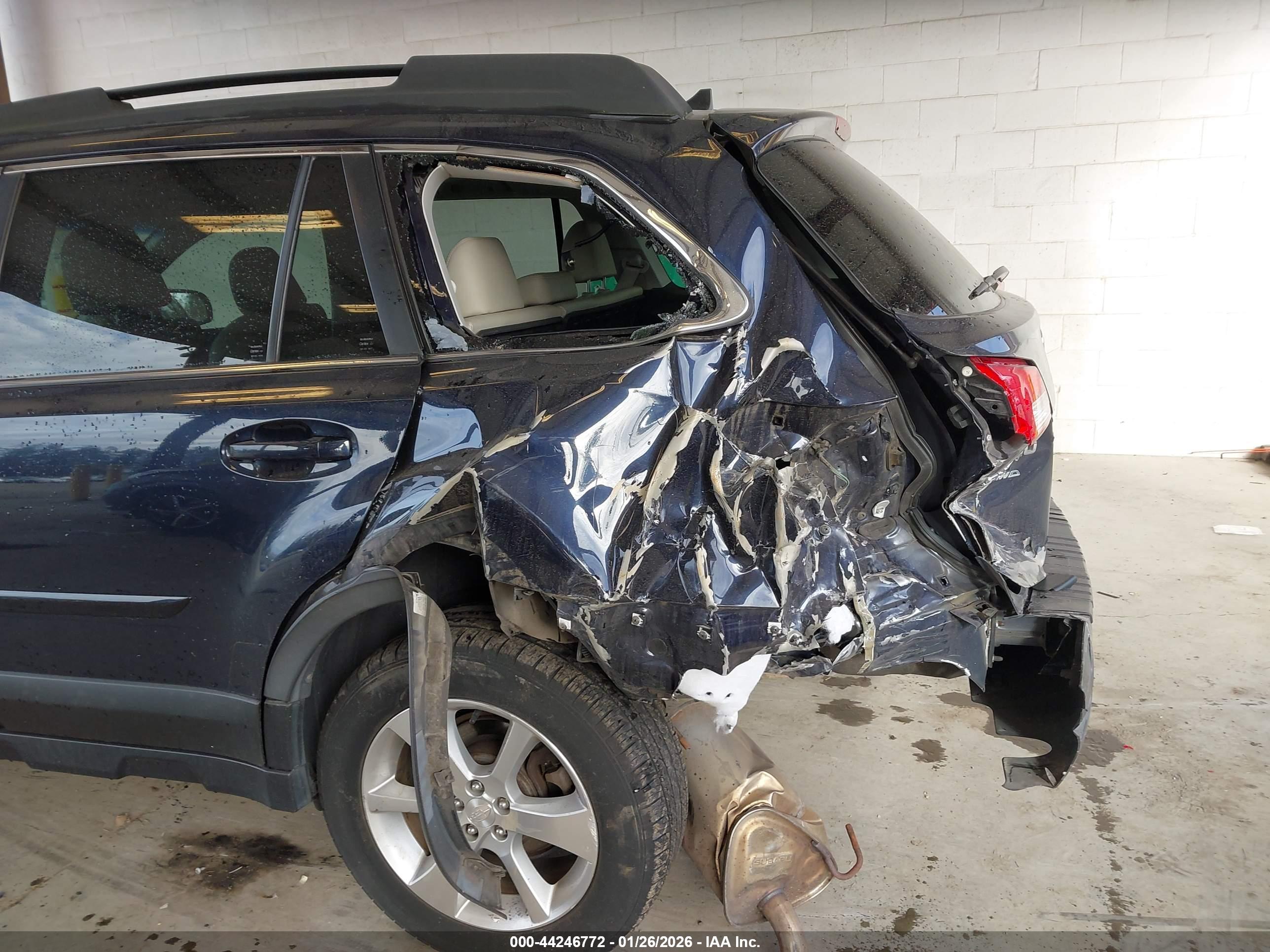 SUBARU OUTBACK image 6
