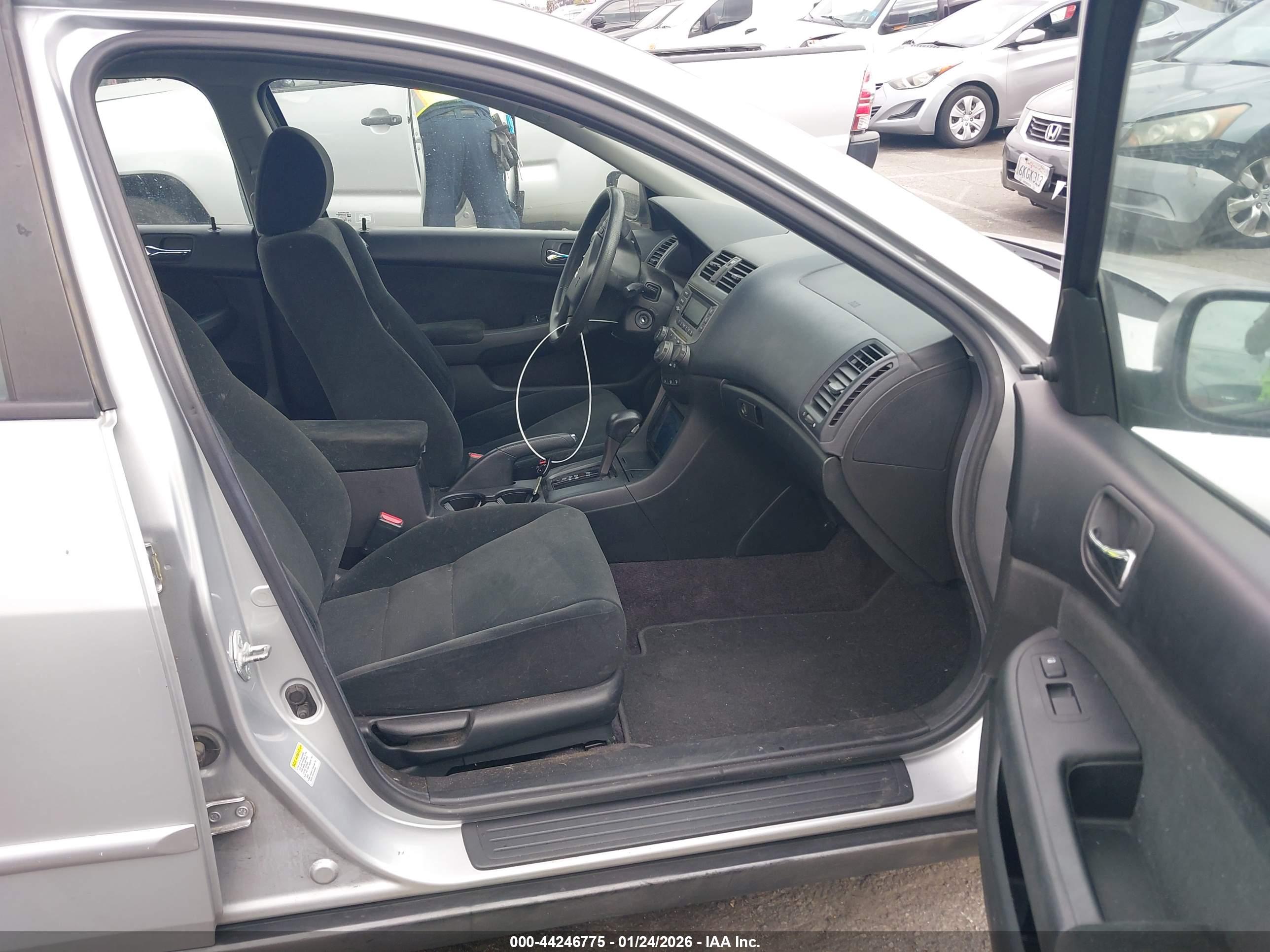 HONDA ACCORD image 5