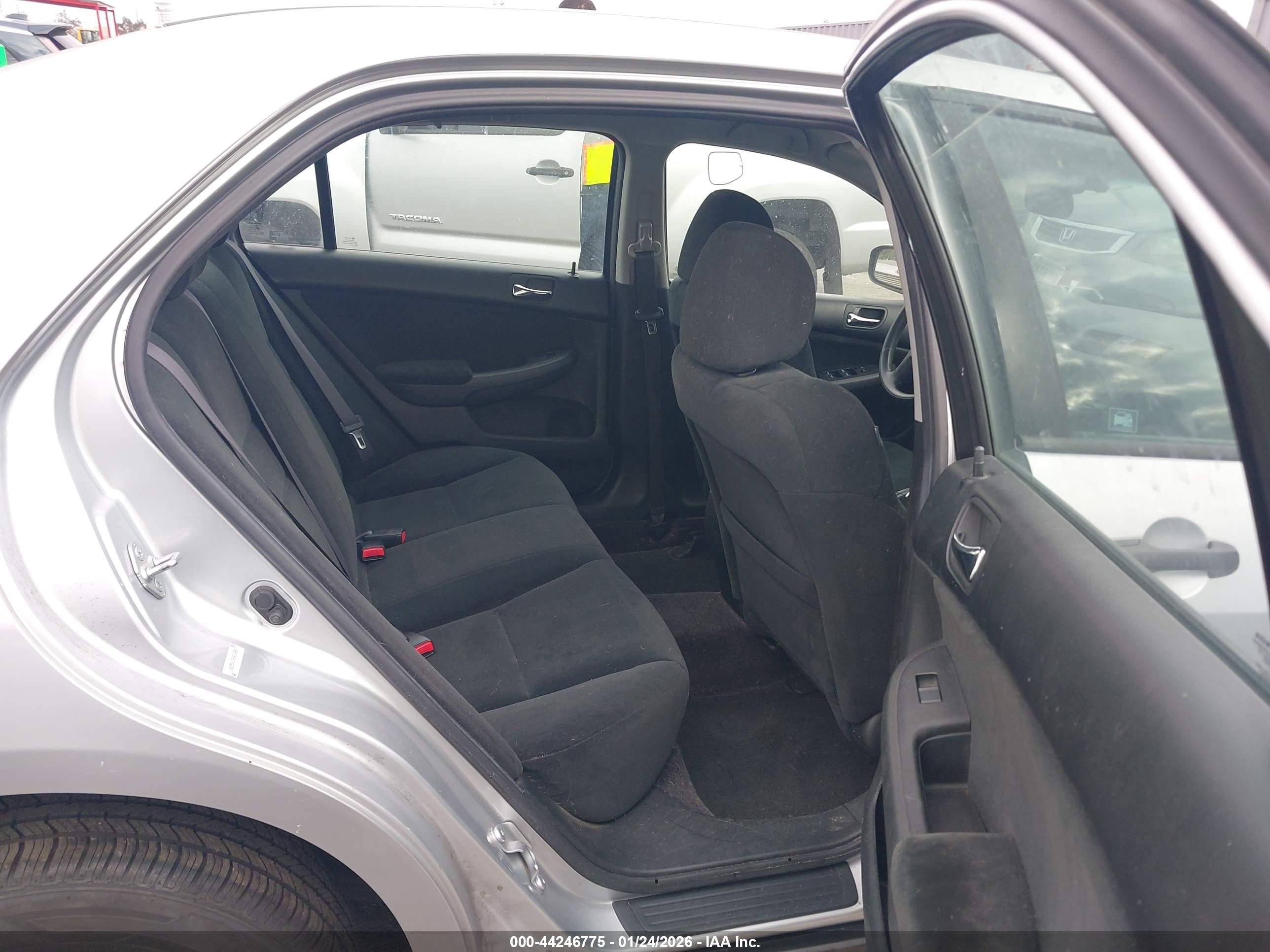 HONDA ACCORD image 8