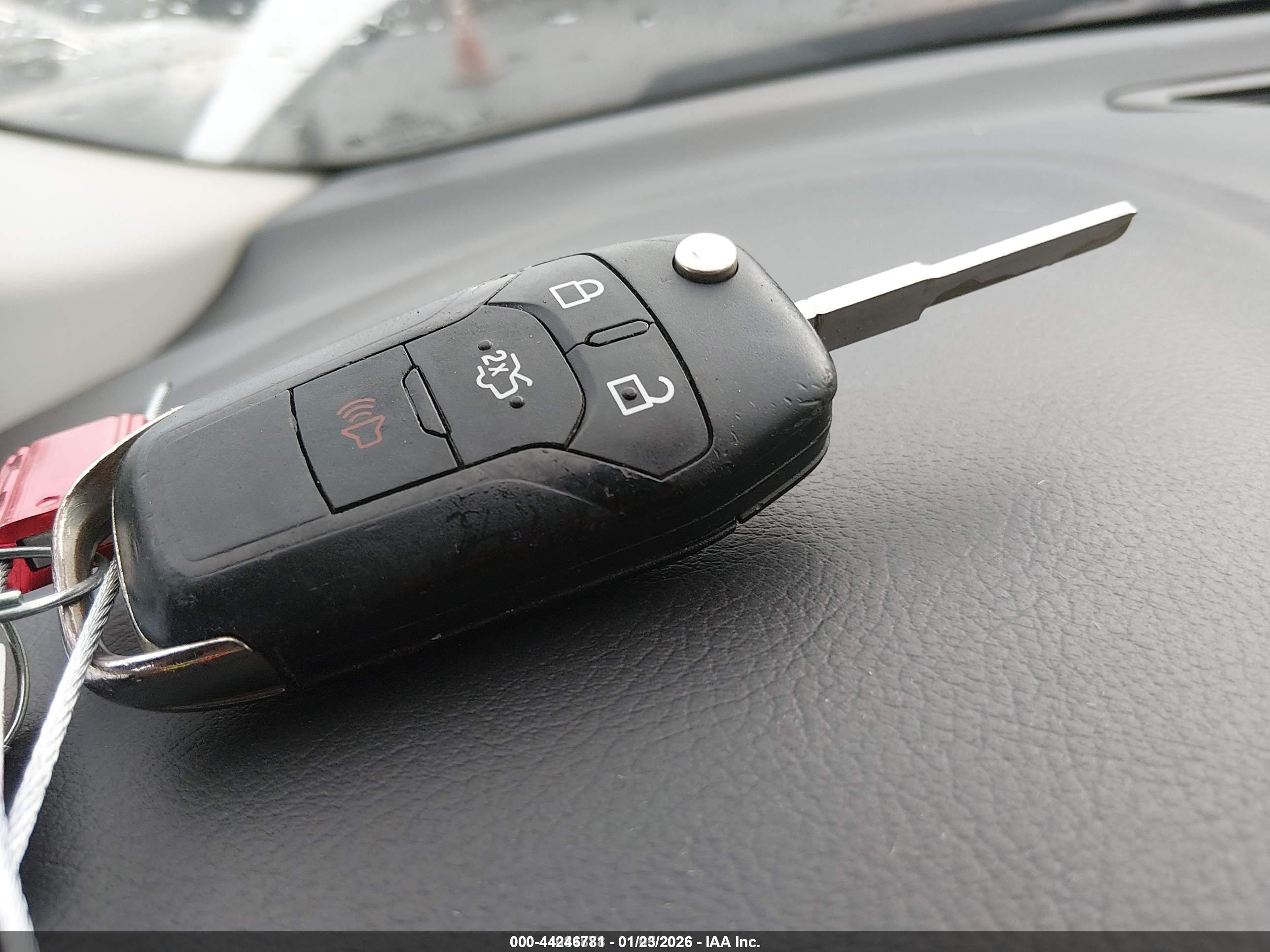 FORD FUSION image 11