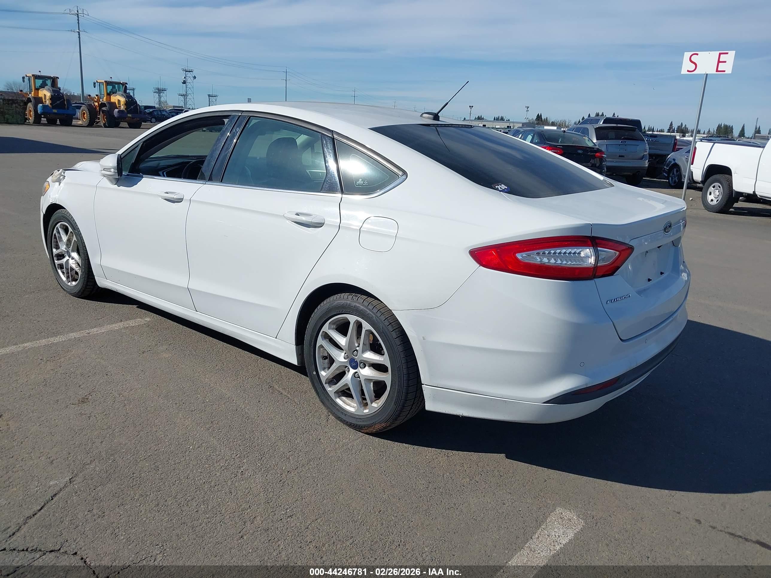 FORD FUSION image 3