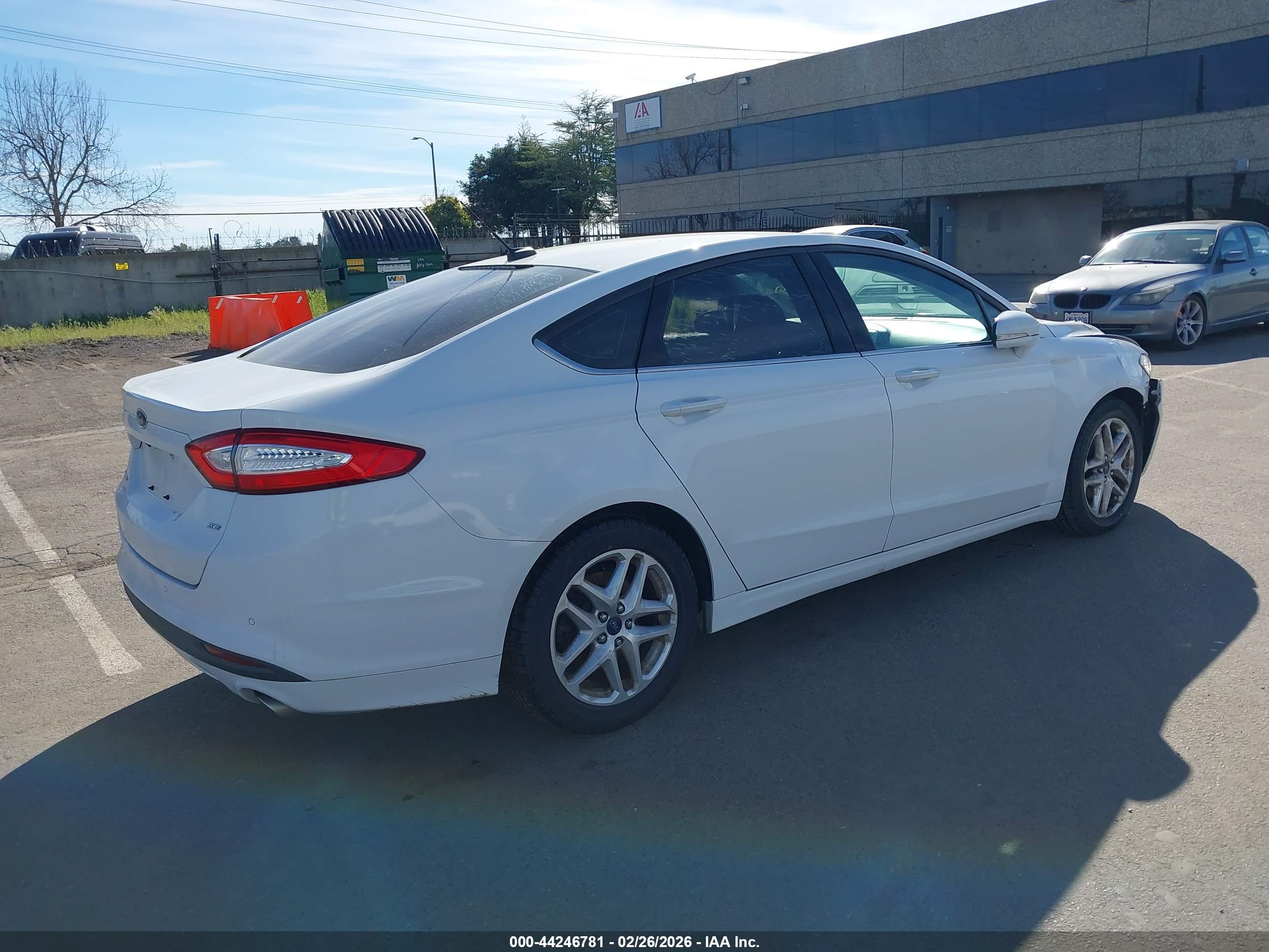 FORD FUSION image 4