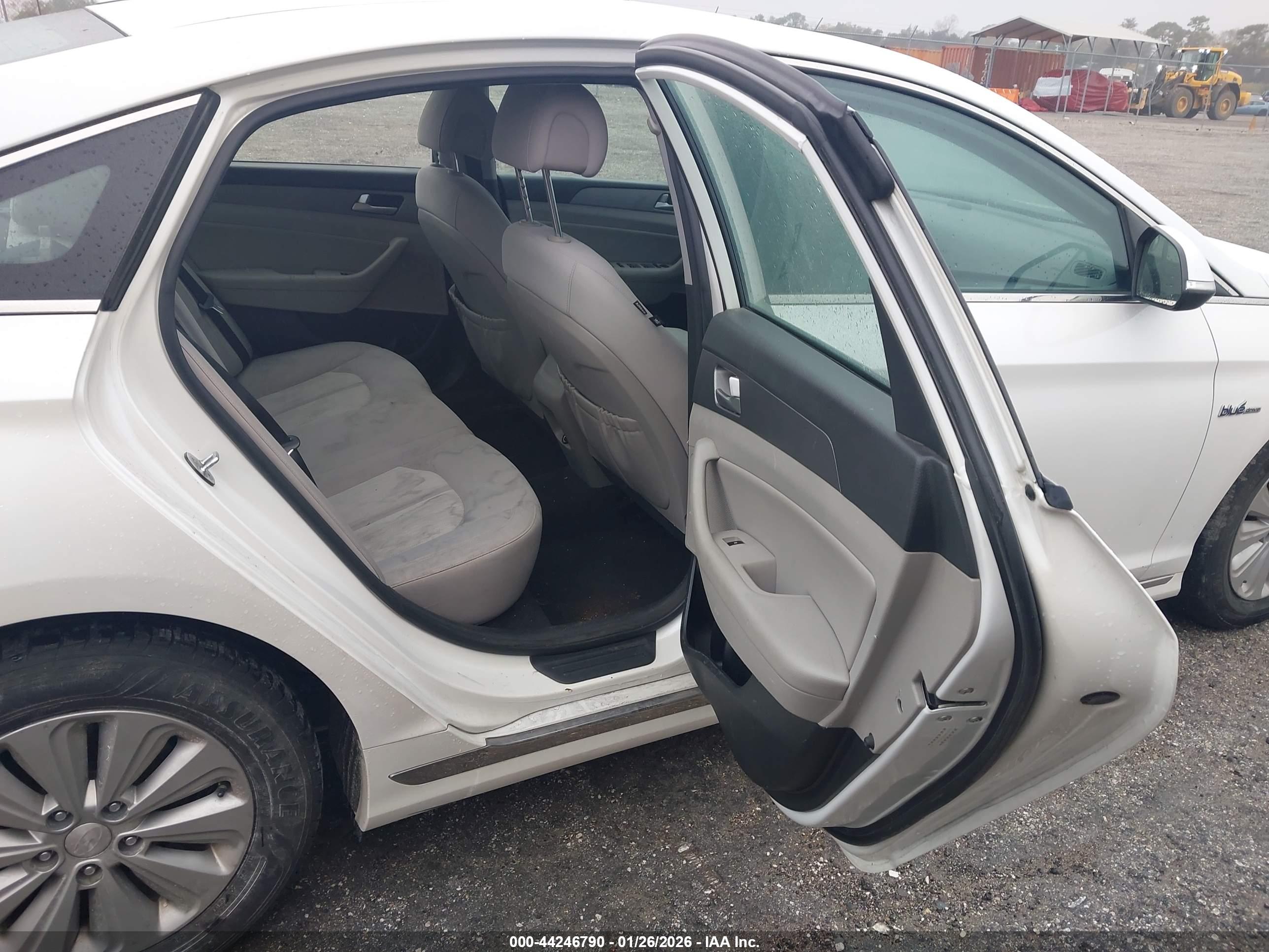 HYUNDAI SONATA image 8