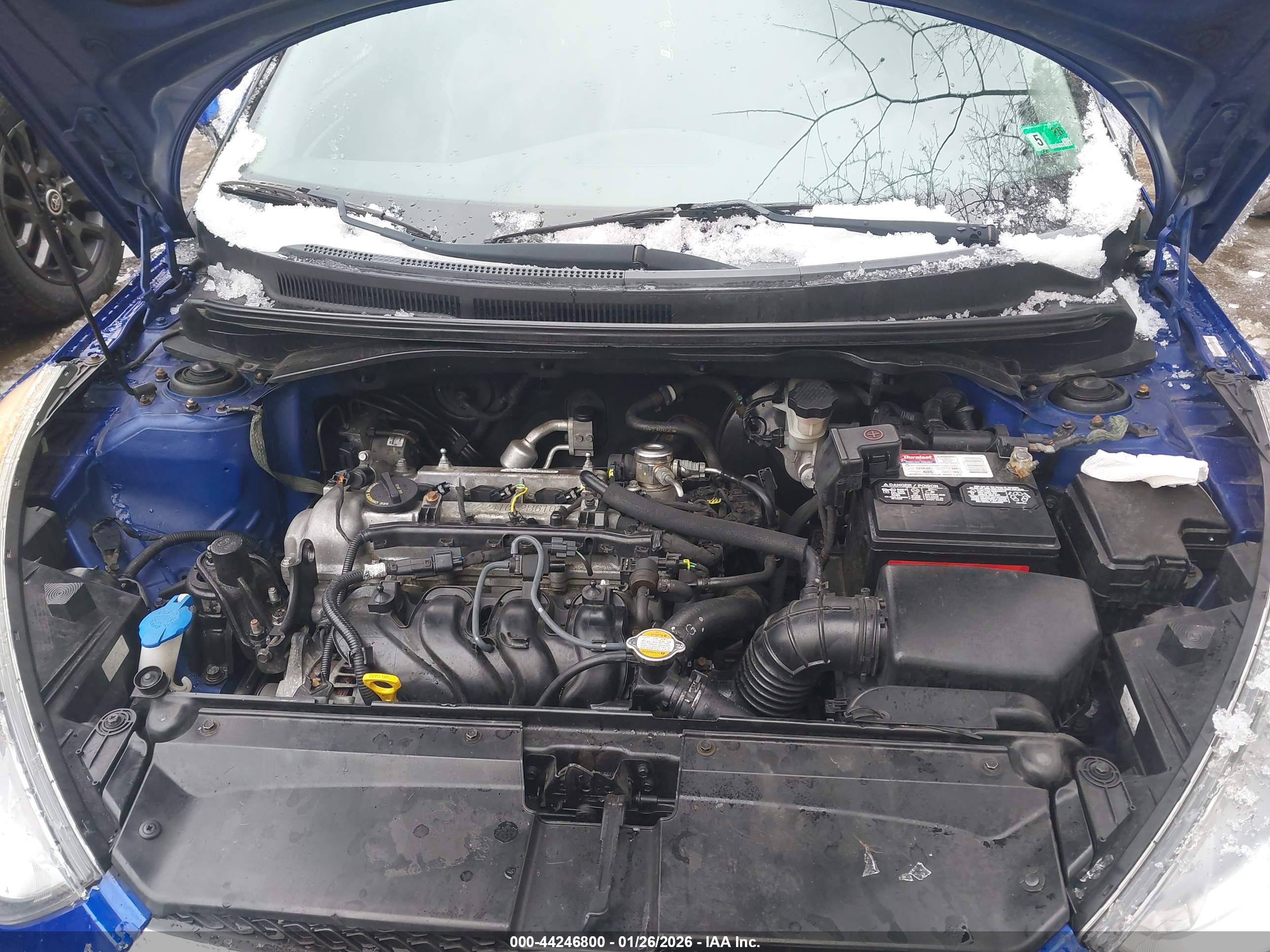 HYUNDAI VELOSTER image 10