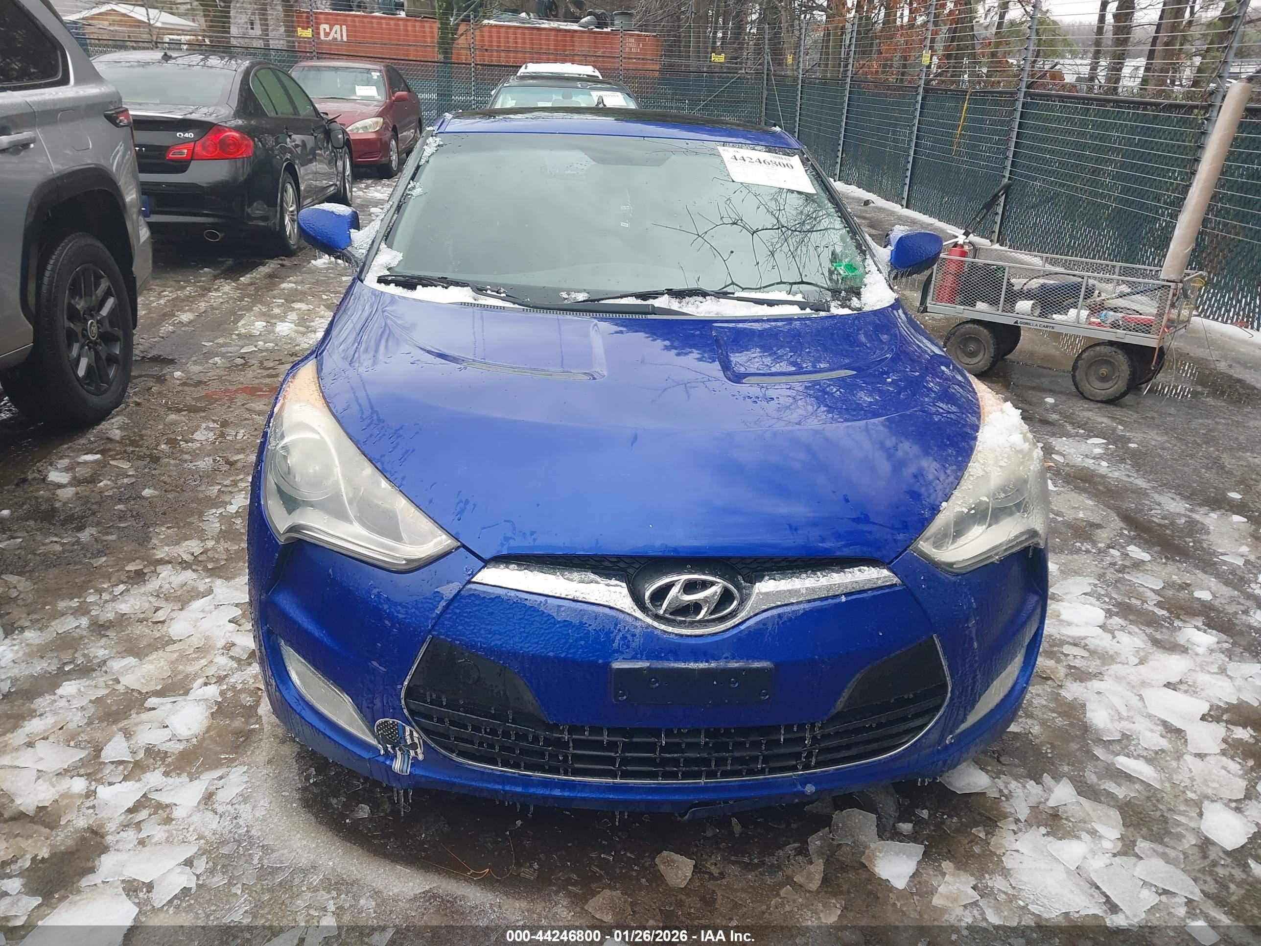 HYUNDAI VELOSTER image 6