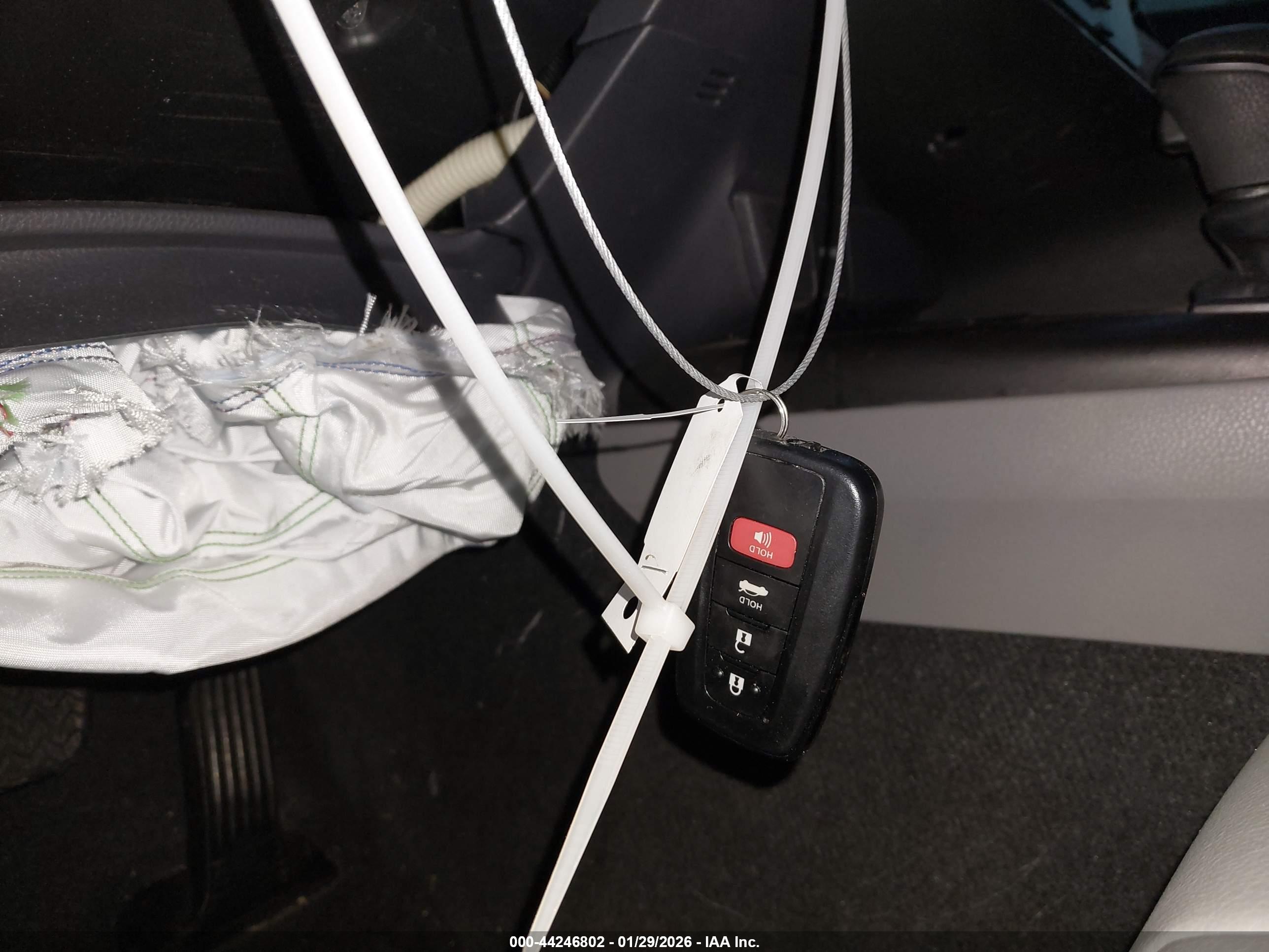 TOYOTA CAMRY image 11