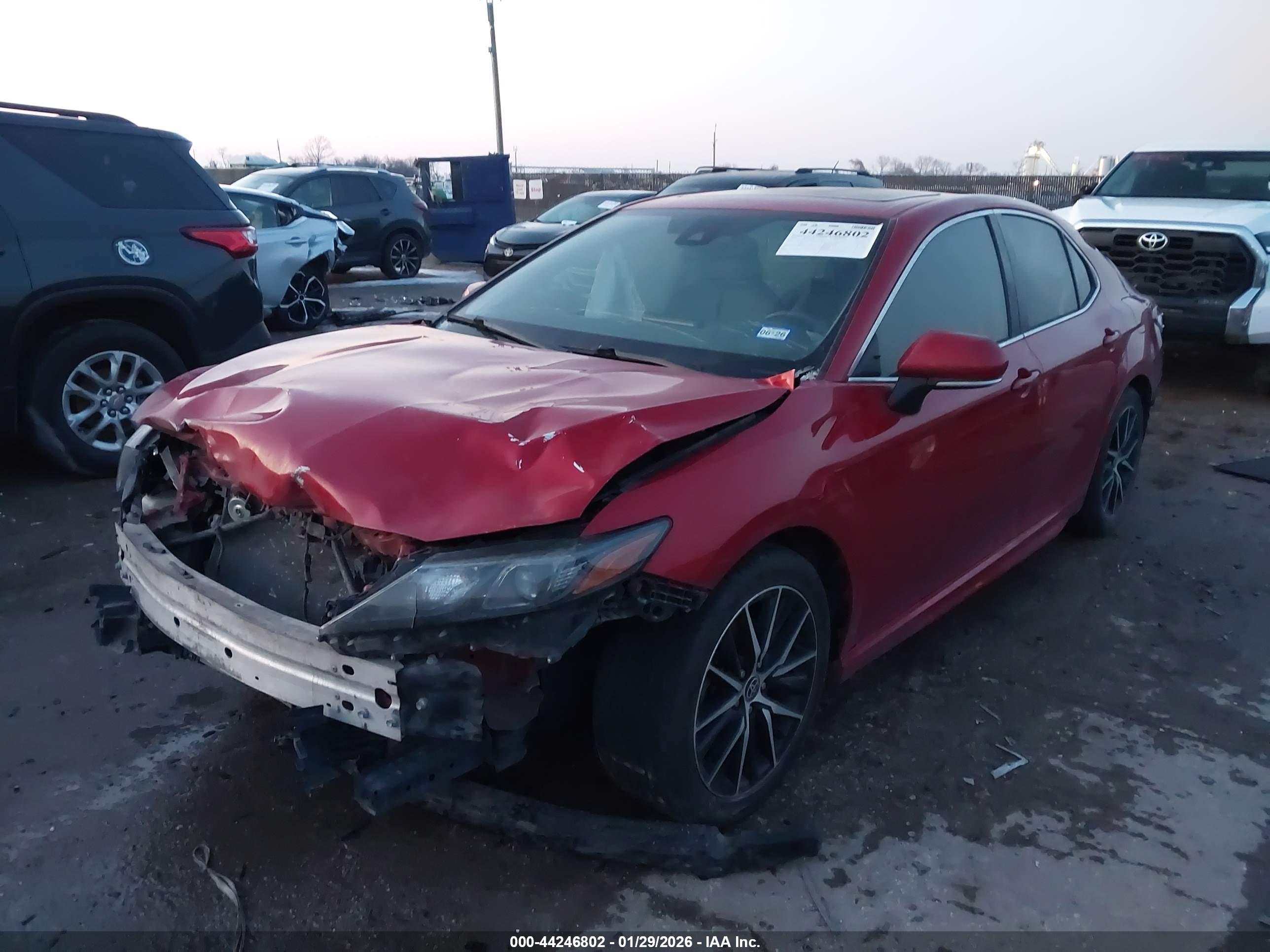 TOYOTA CAMRY image 2