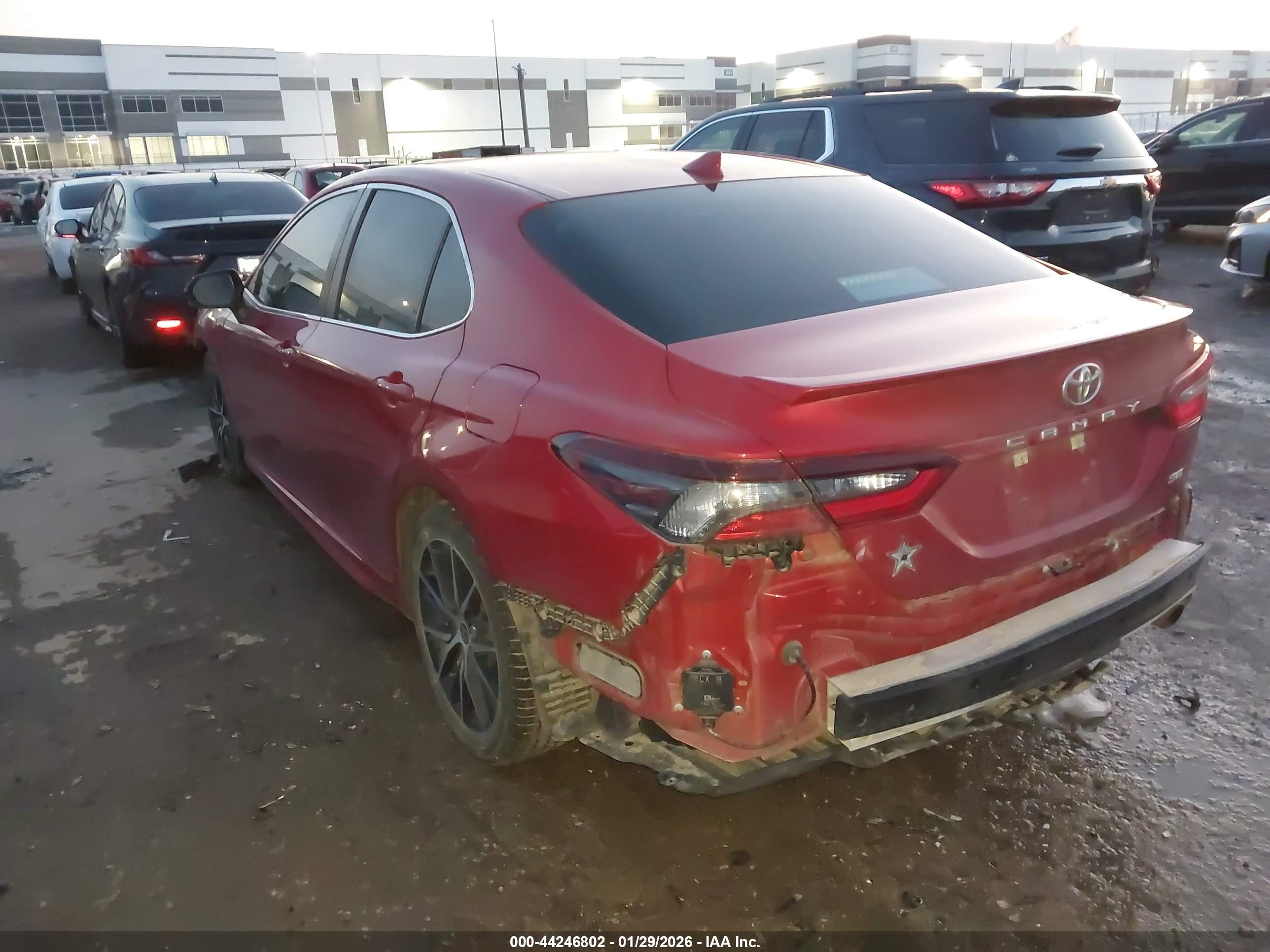 TOYOTA CAMRY image 3
