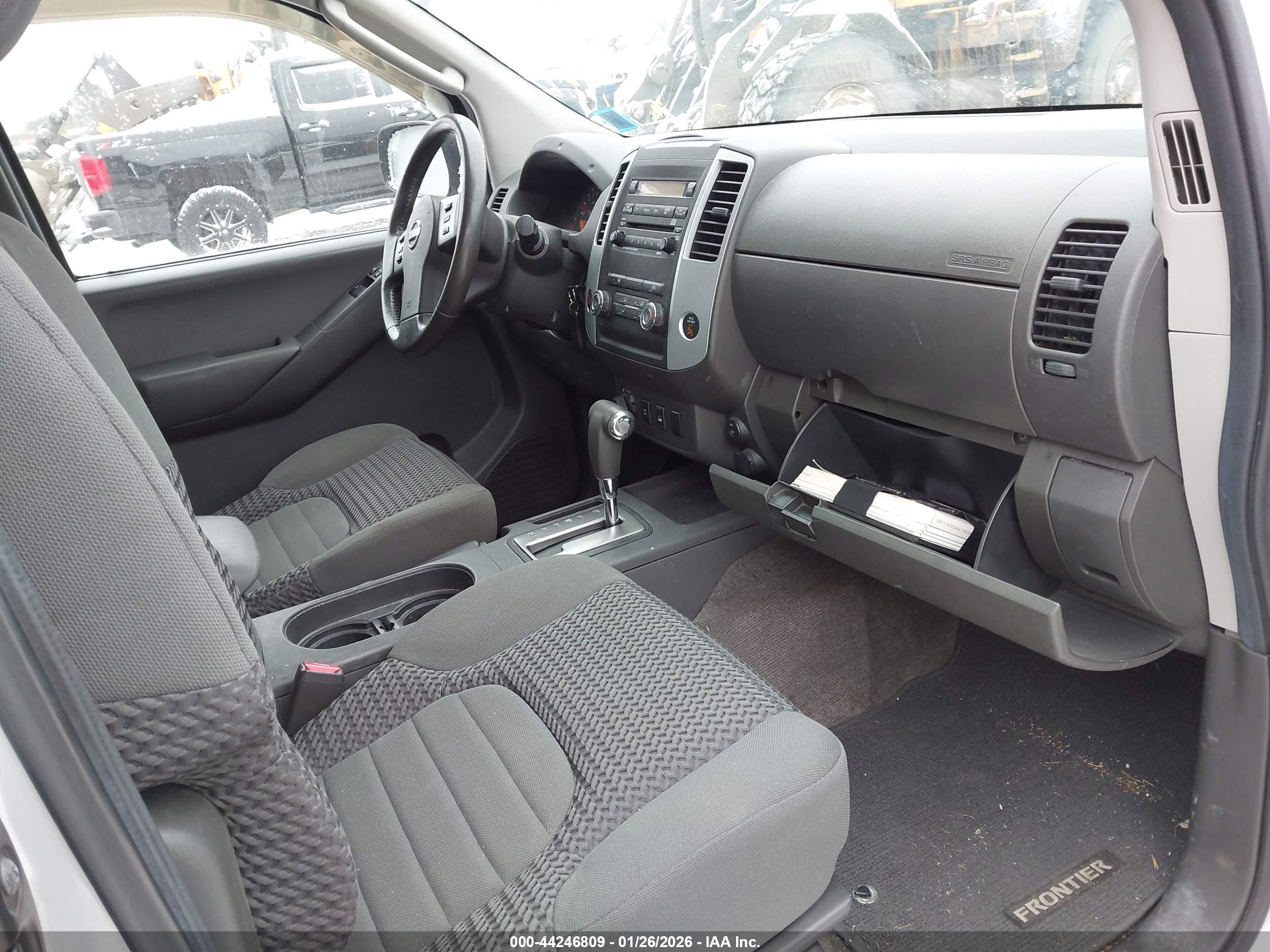NISSAN FRONTIER image 5